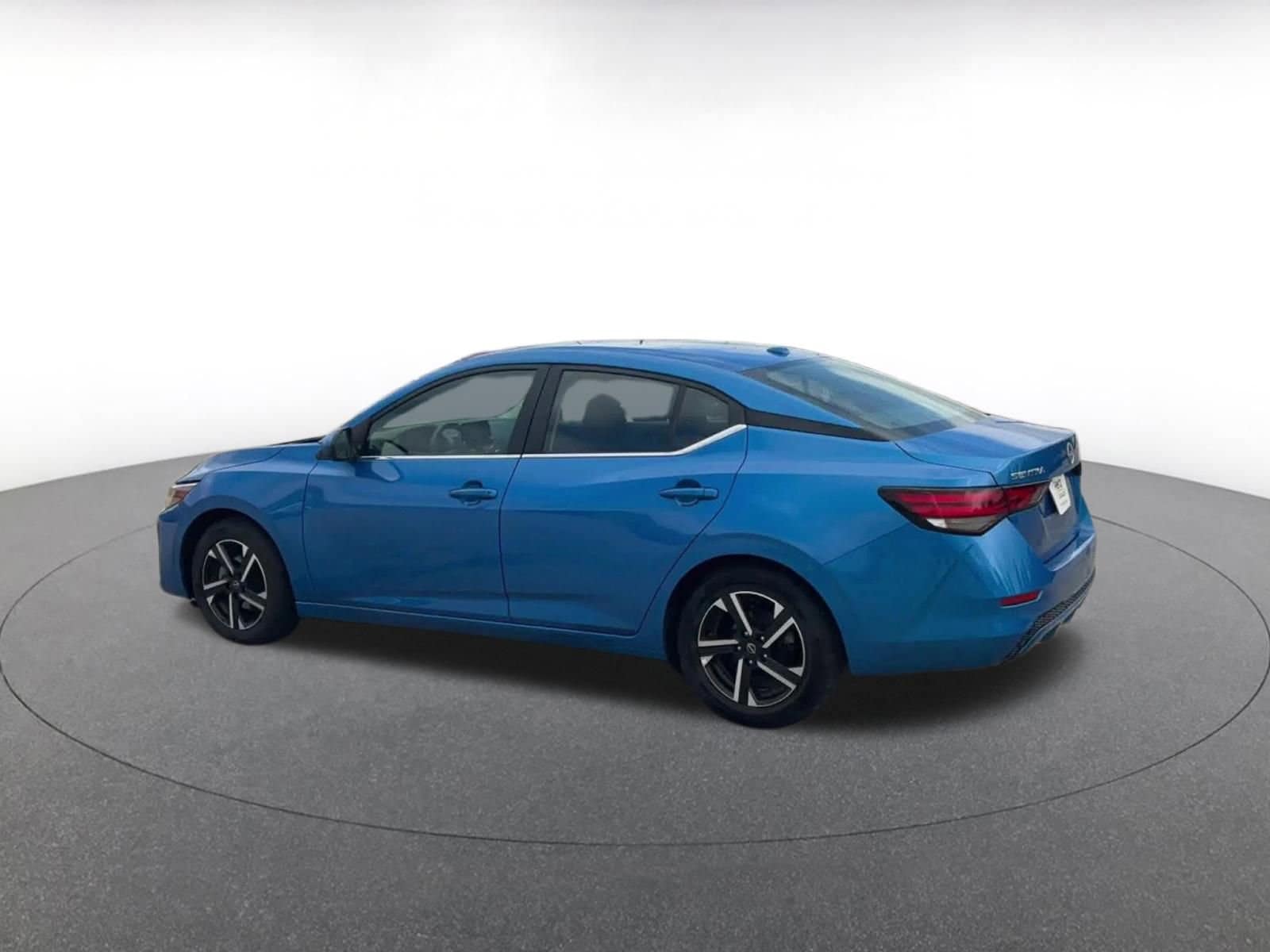 Thumbnail: 2025 Nissan Sentra - 10