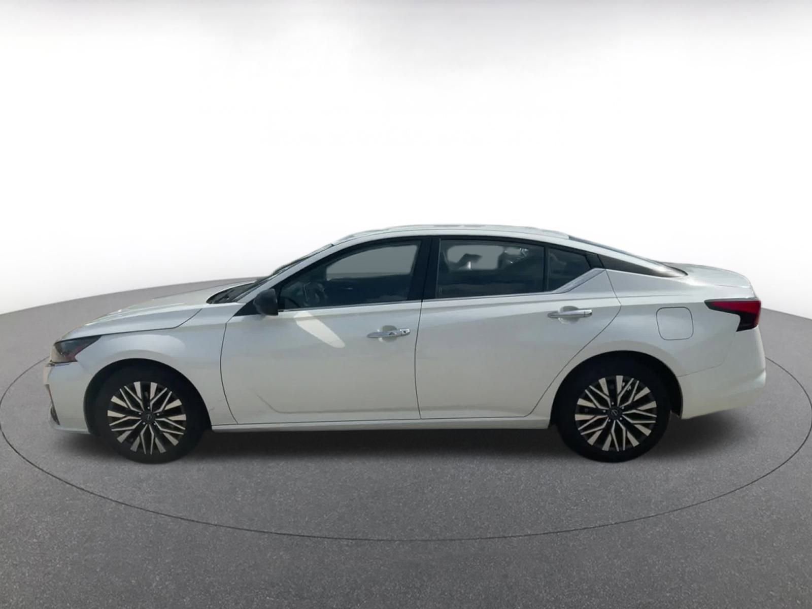 Thumbnail: 2024 Nissan Altima - 9