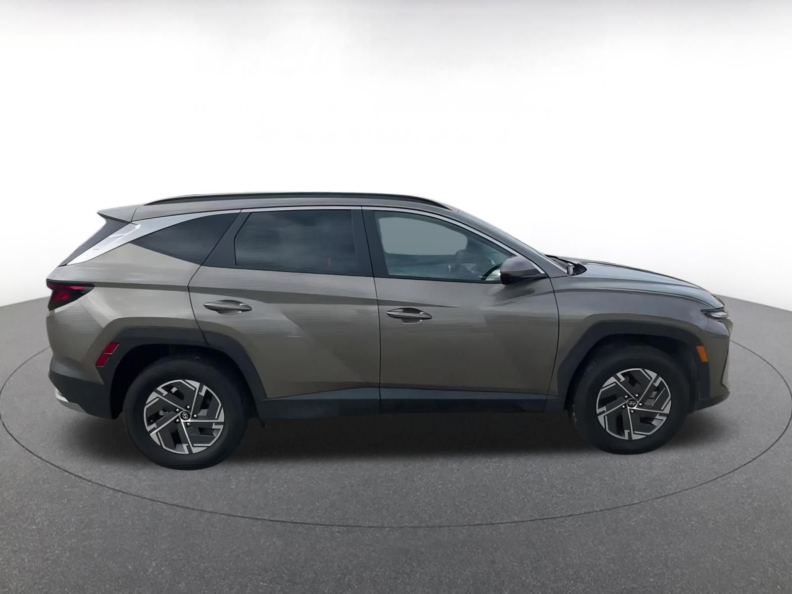 Thumbnail: 2025 Hyundai Tucson - 16