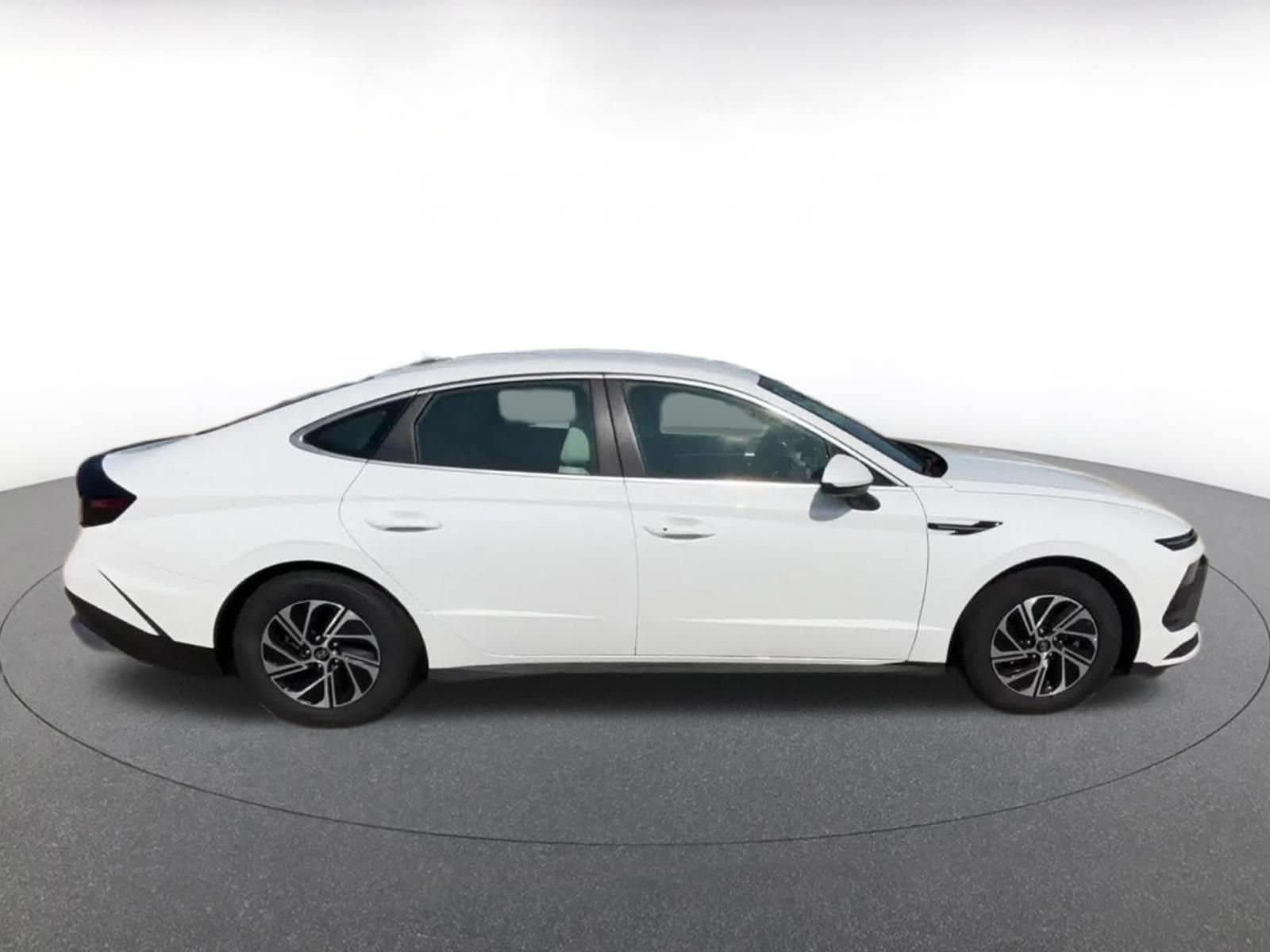Thumbnail: 2026 Hyundai Sonata - 16