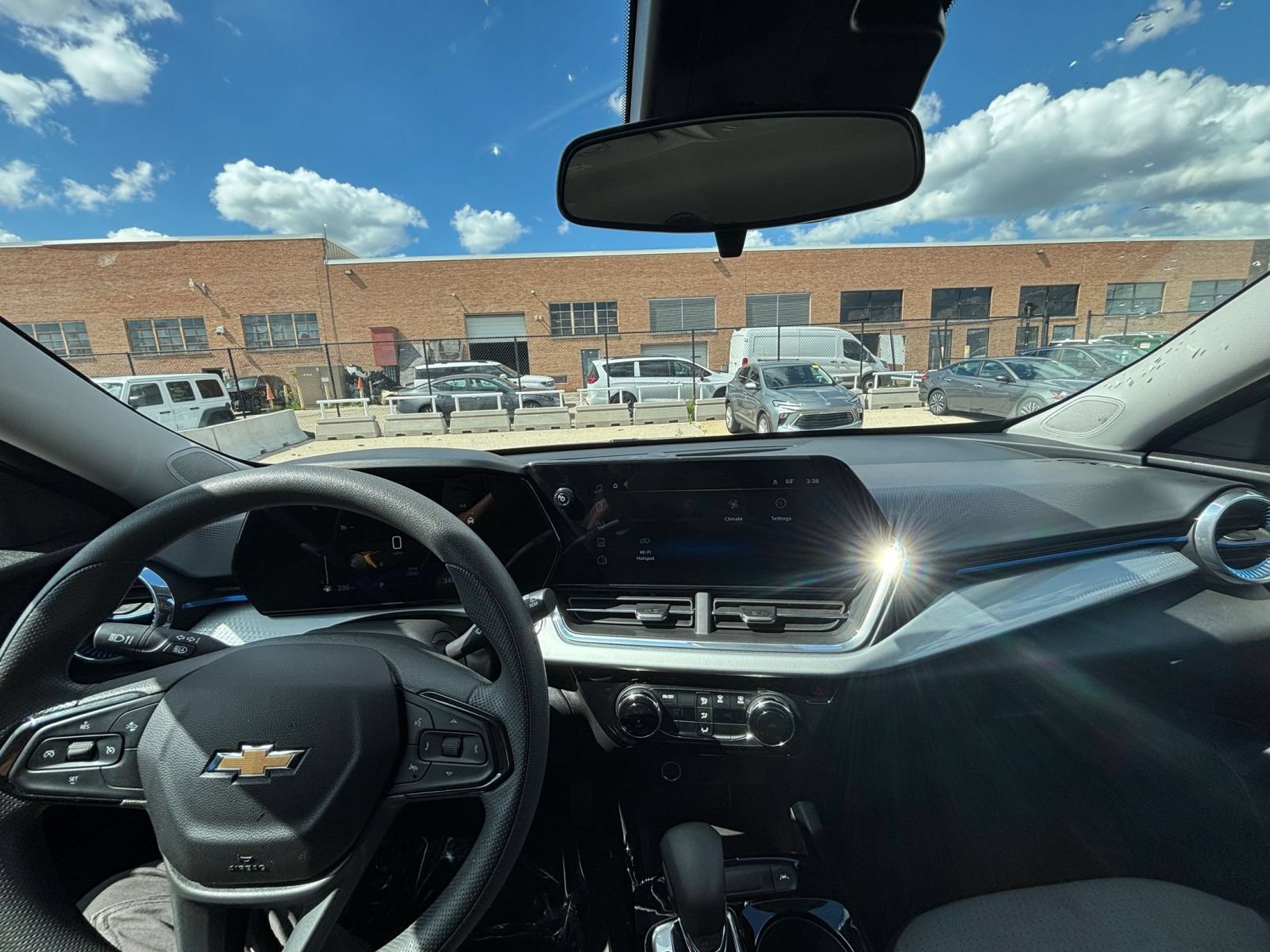 2025 Chevrolet Trax LT - Photo 32