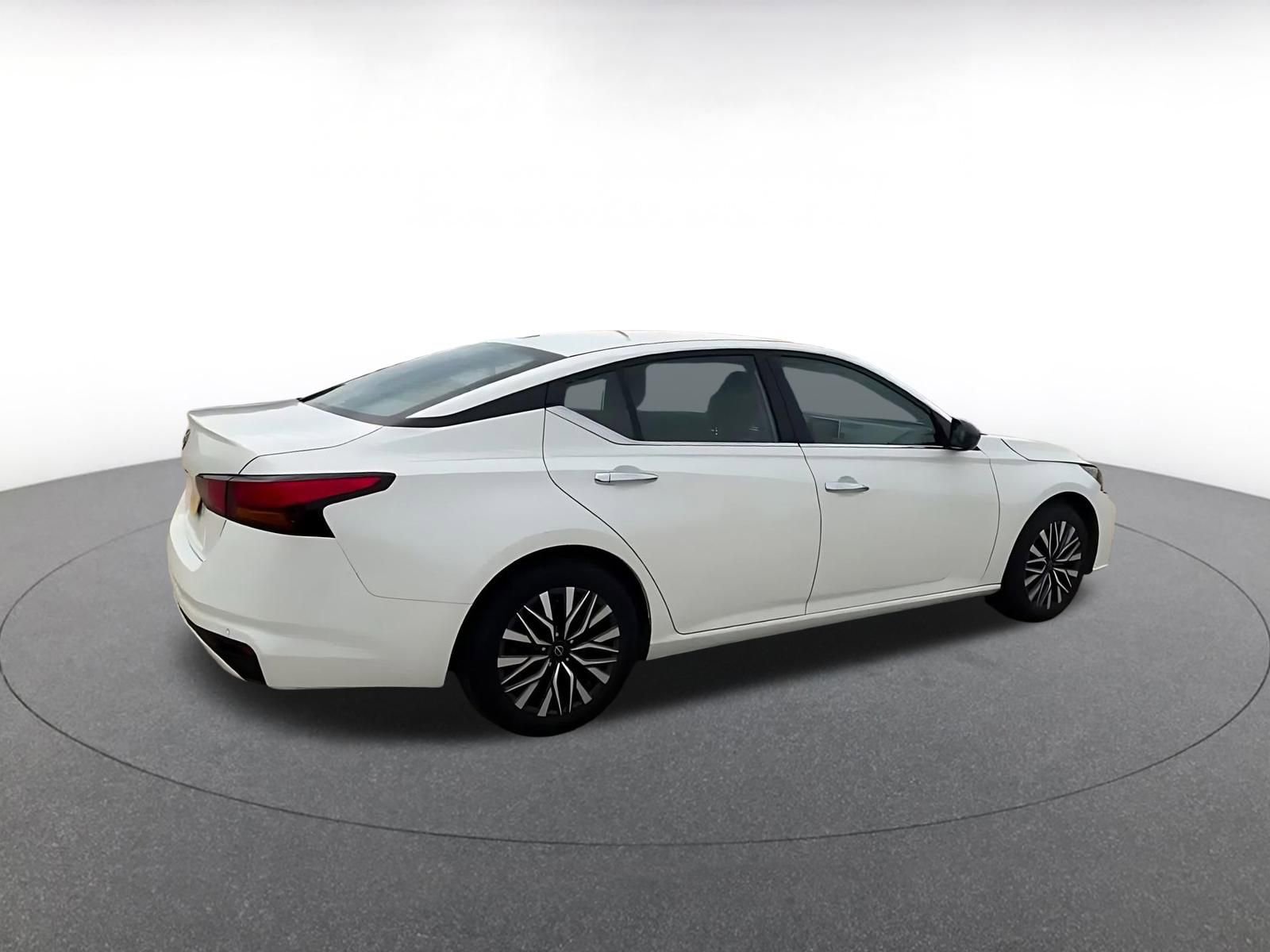 Thumbnail: 2025 Nissan Altima - 15
