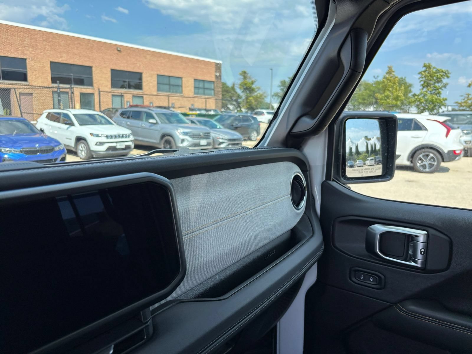 Thumbnail: 2025 Jeep Wrangler - 32