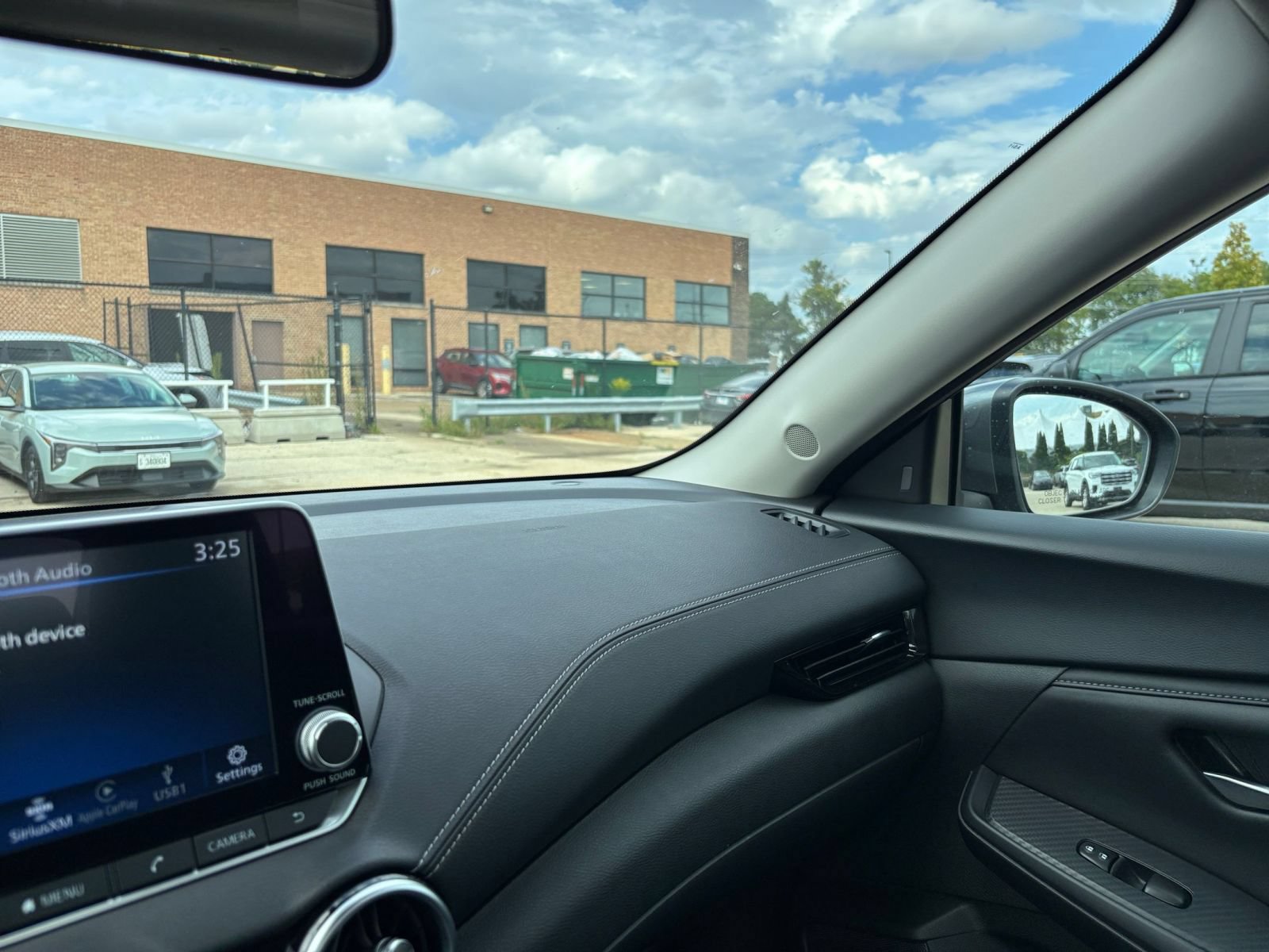 Thumbnail: 2025 Nissan Sentra - 32