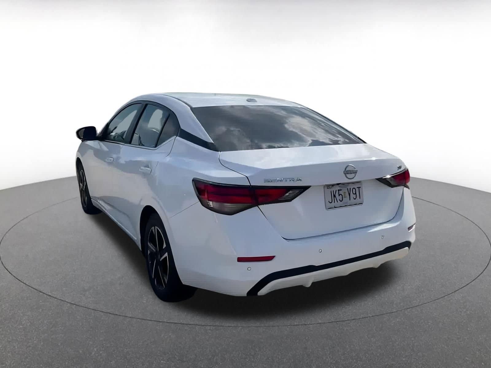 Thumbnail: 2024 Nissan Sentra - 11