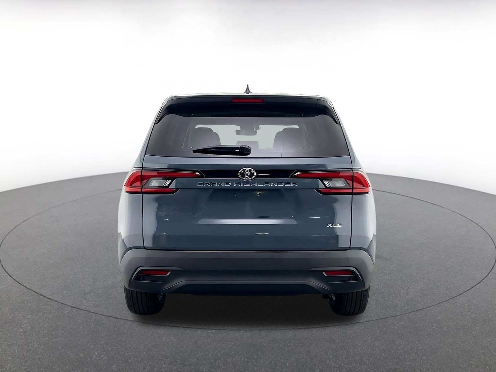 Thumbnail: 2025 Toyota Grand Highlander - 8