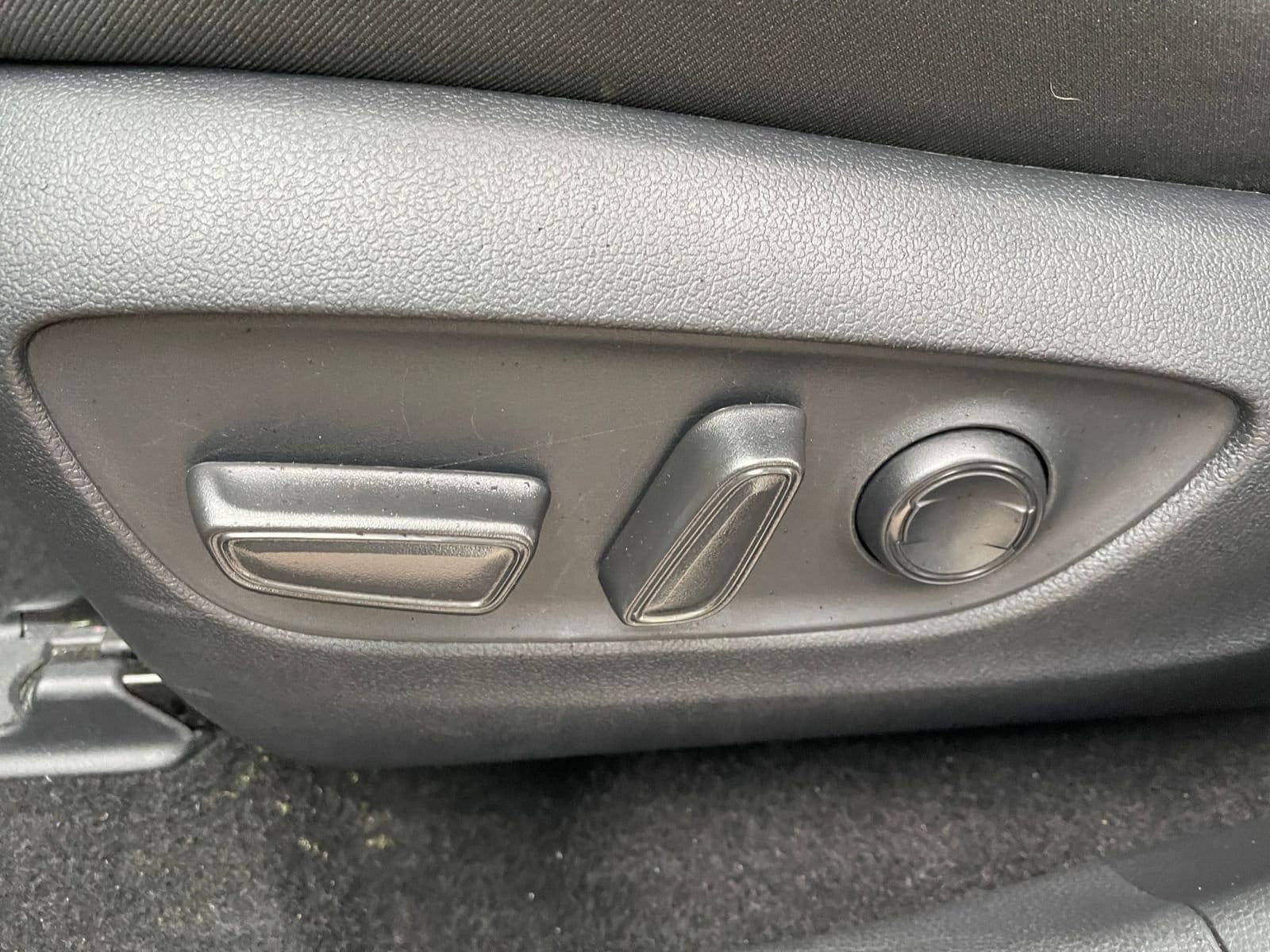 Thumbnail: 2025 Toyota RAV4 - 23