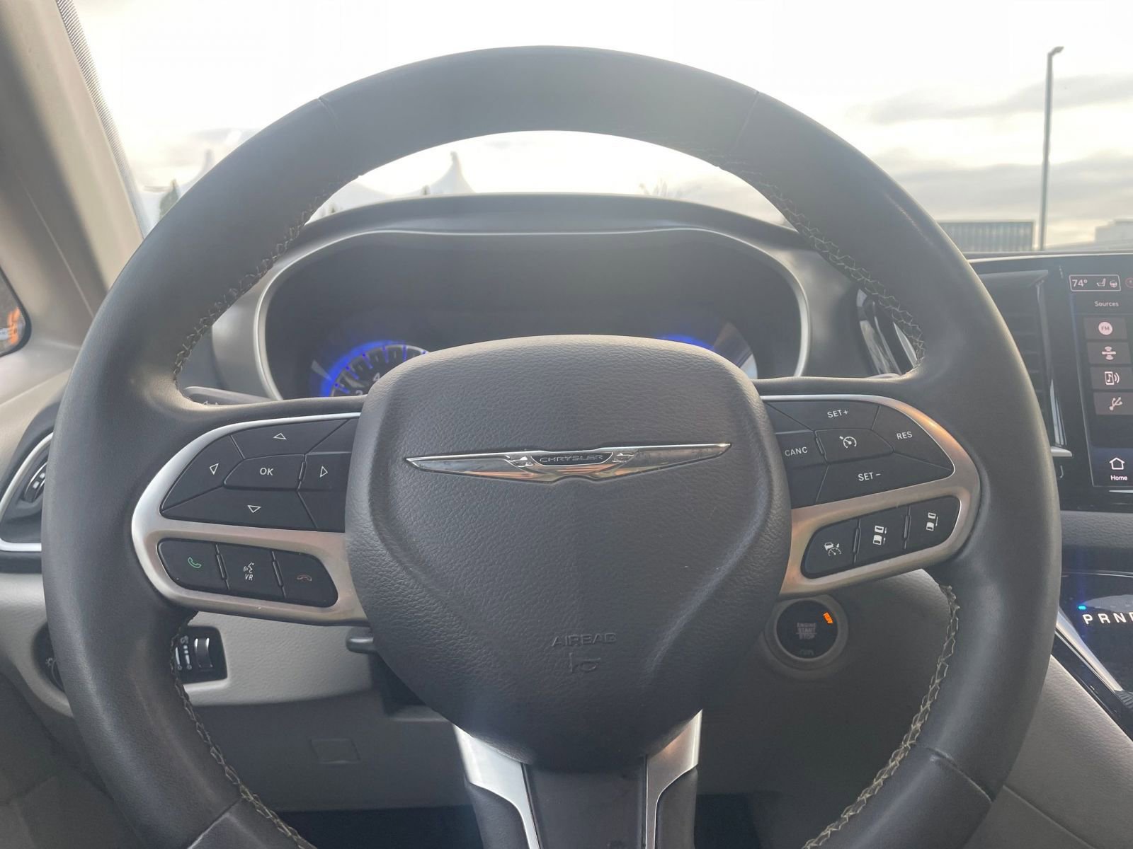 Thumbnail: 2022 Chrysler Pacifica - 31