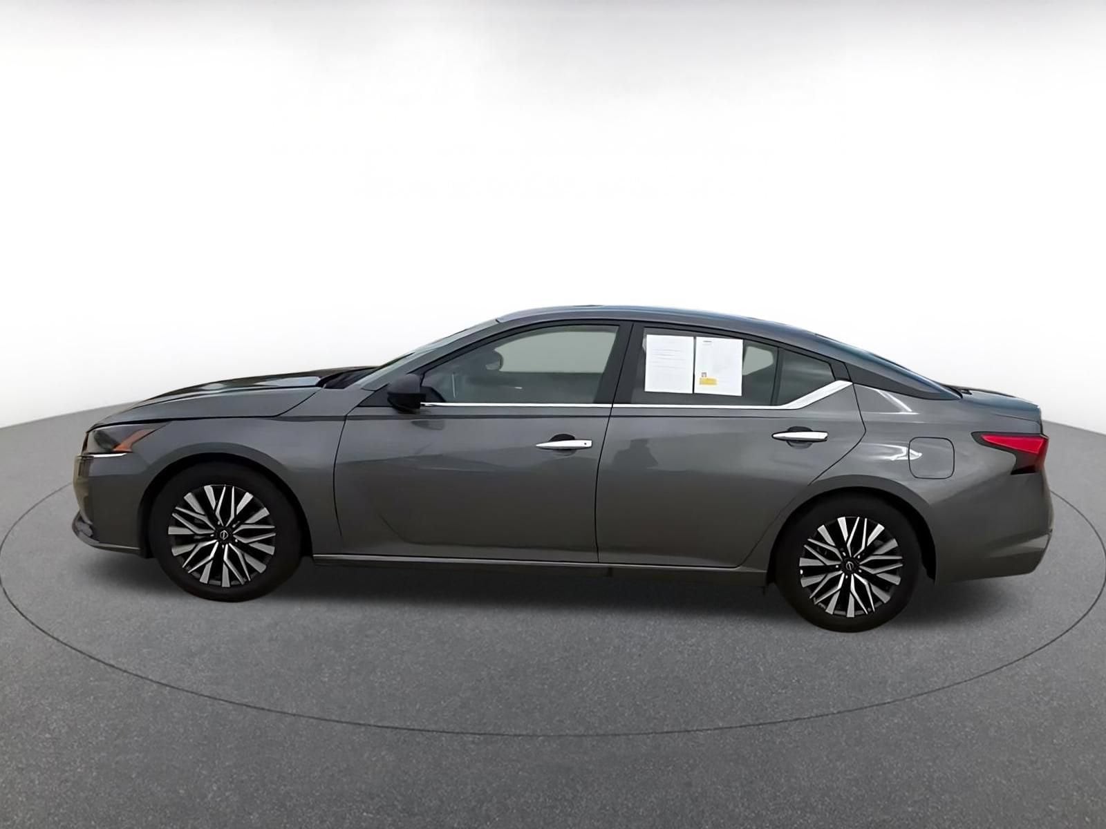 Thumbnail: 2025 Nissan Altima - 8