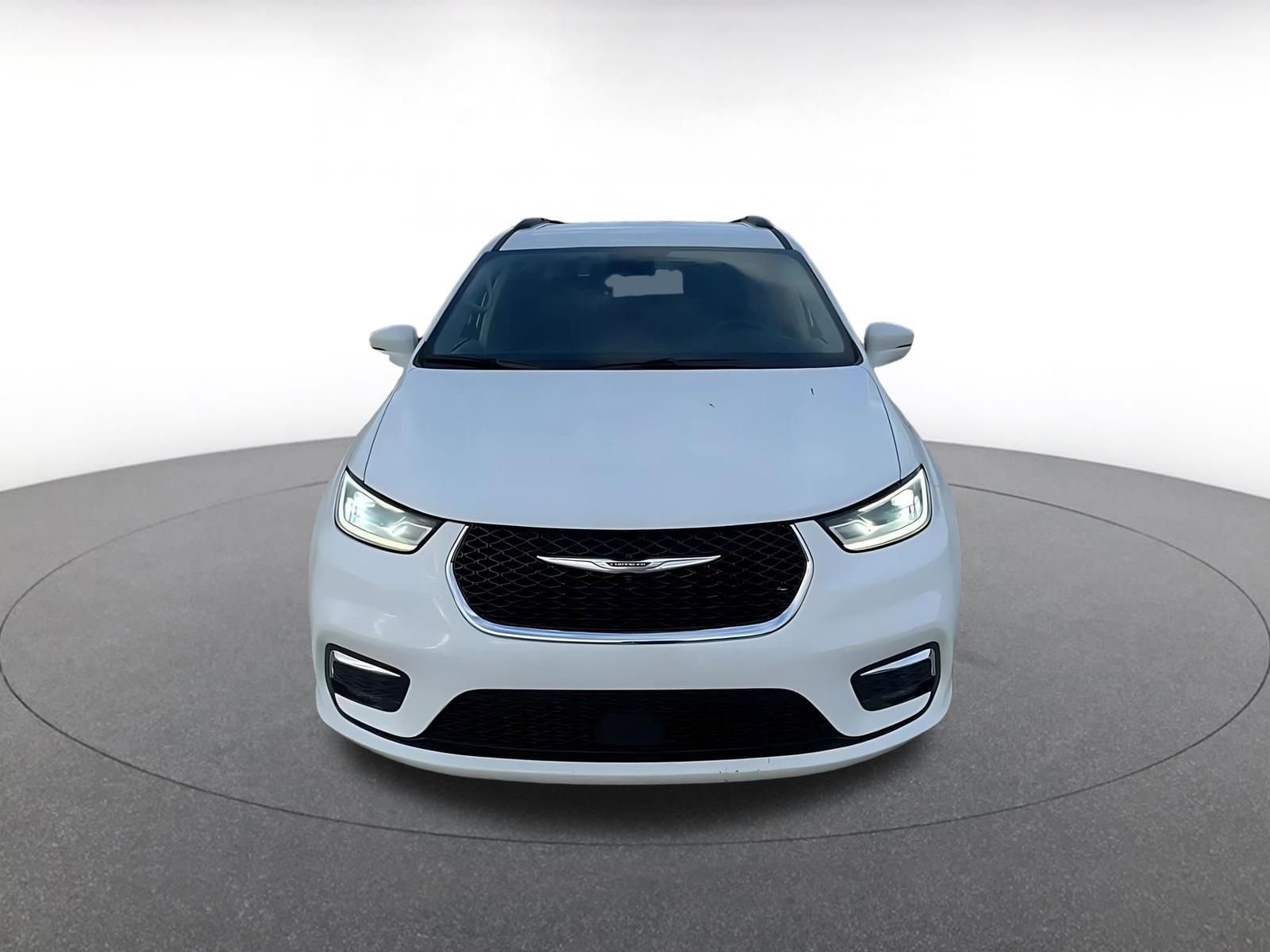 Thumbnail: 2022 Chrysler Pacifica - 4