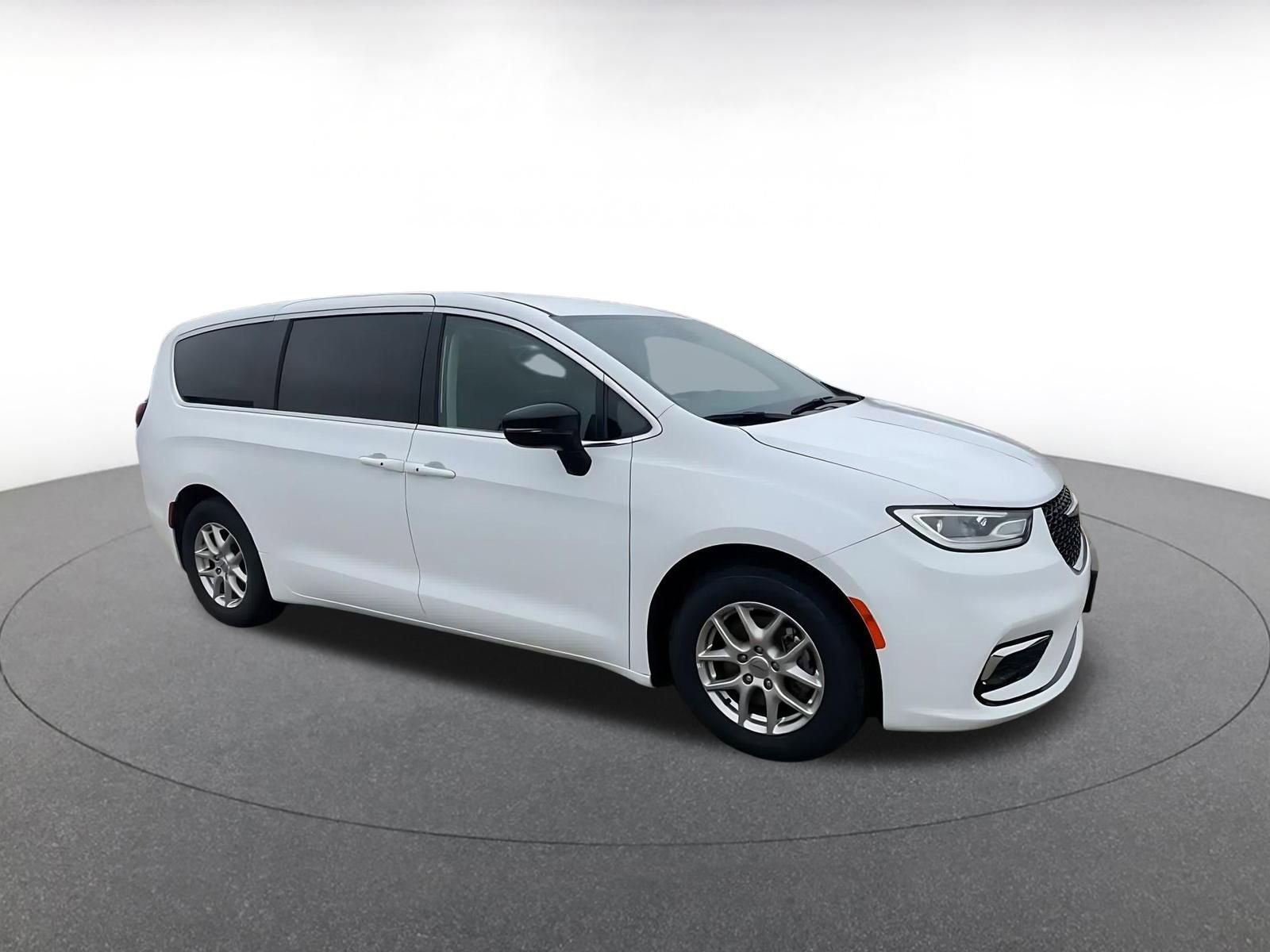 Thumbnail: 2024 Chrysler Pacifica - 2