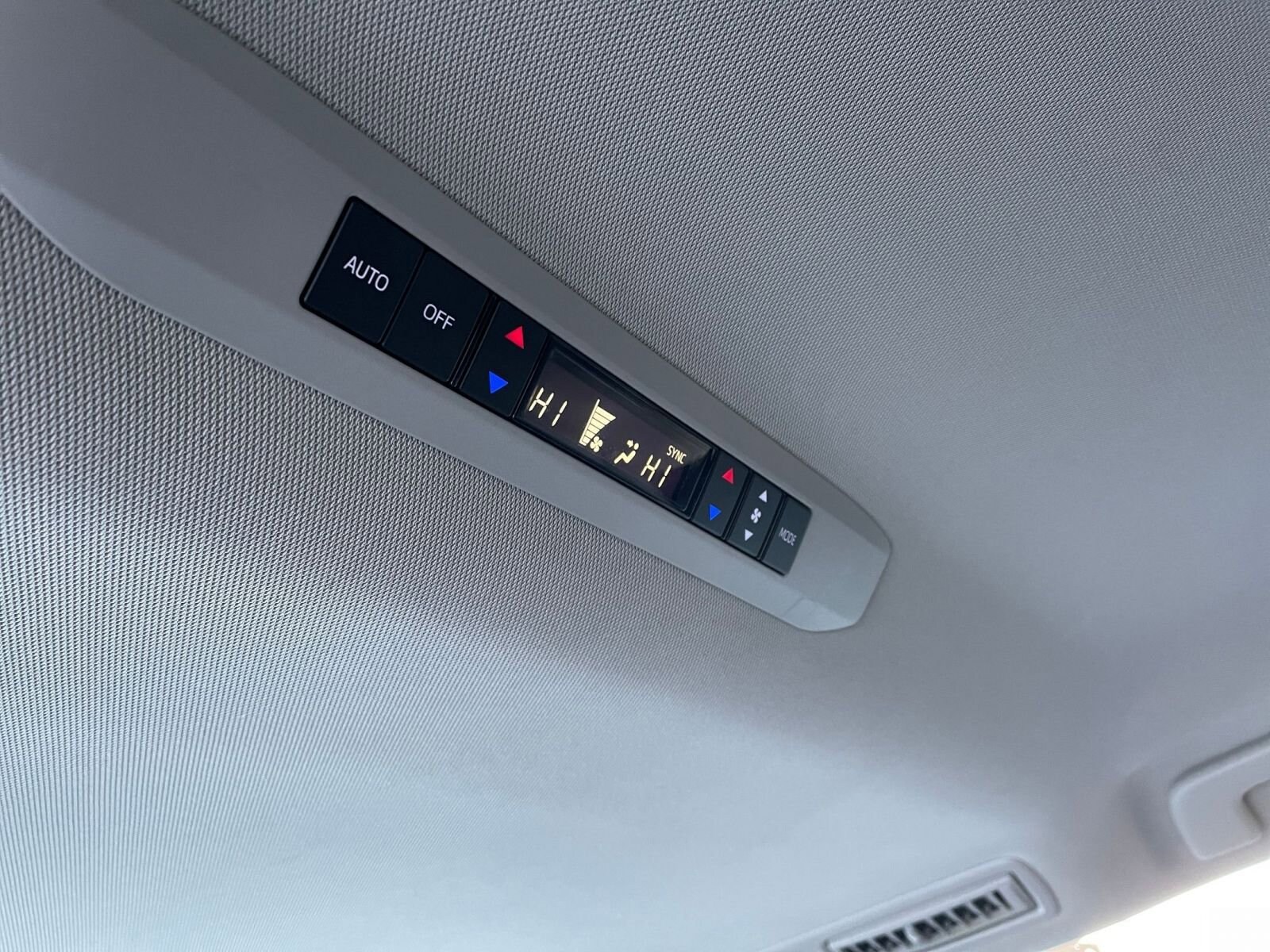 Thumbnail: 2025 Toyota Sienna - 27