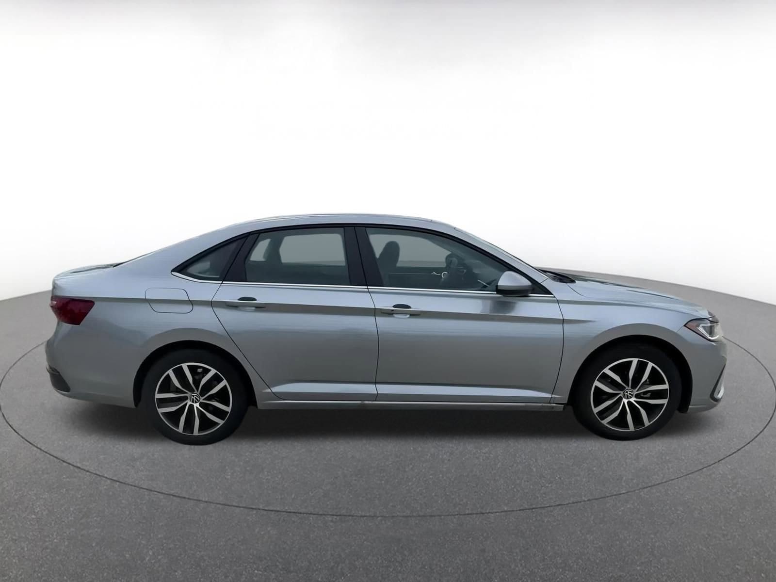 Thumbnail: 2025 Volkswagen Jetta - 16