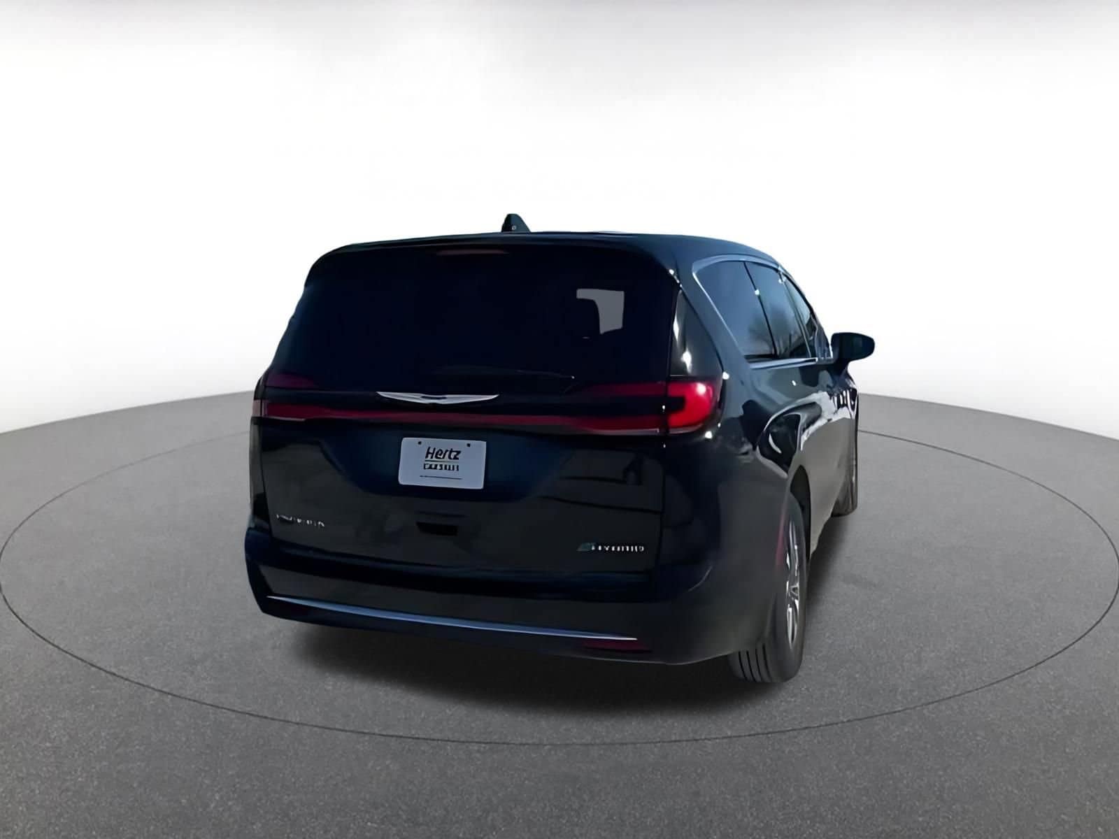 Thumbnail: 2023 Chrysler Pacifica - 16