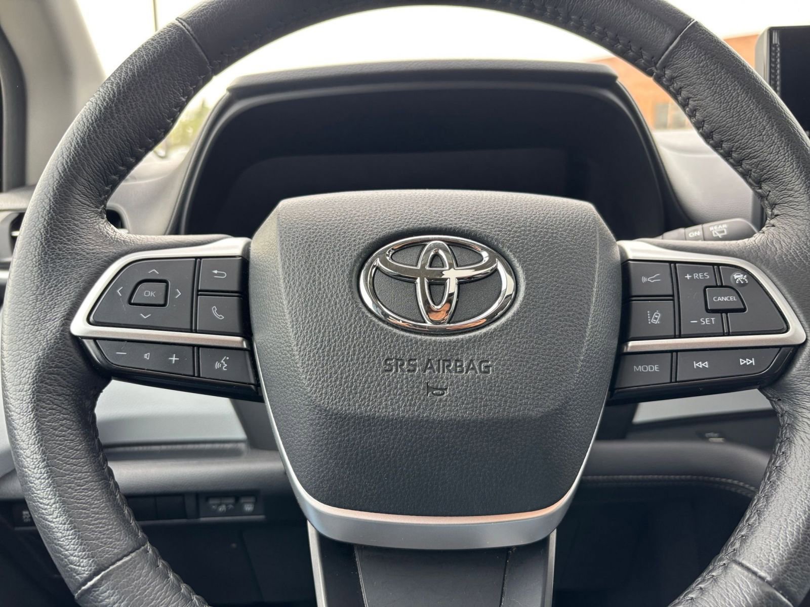Thumbnail: 2025 Toyota Sienna - 29