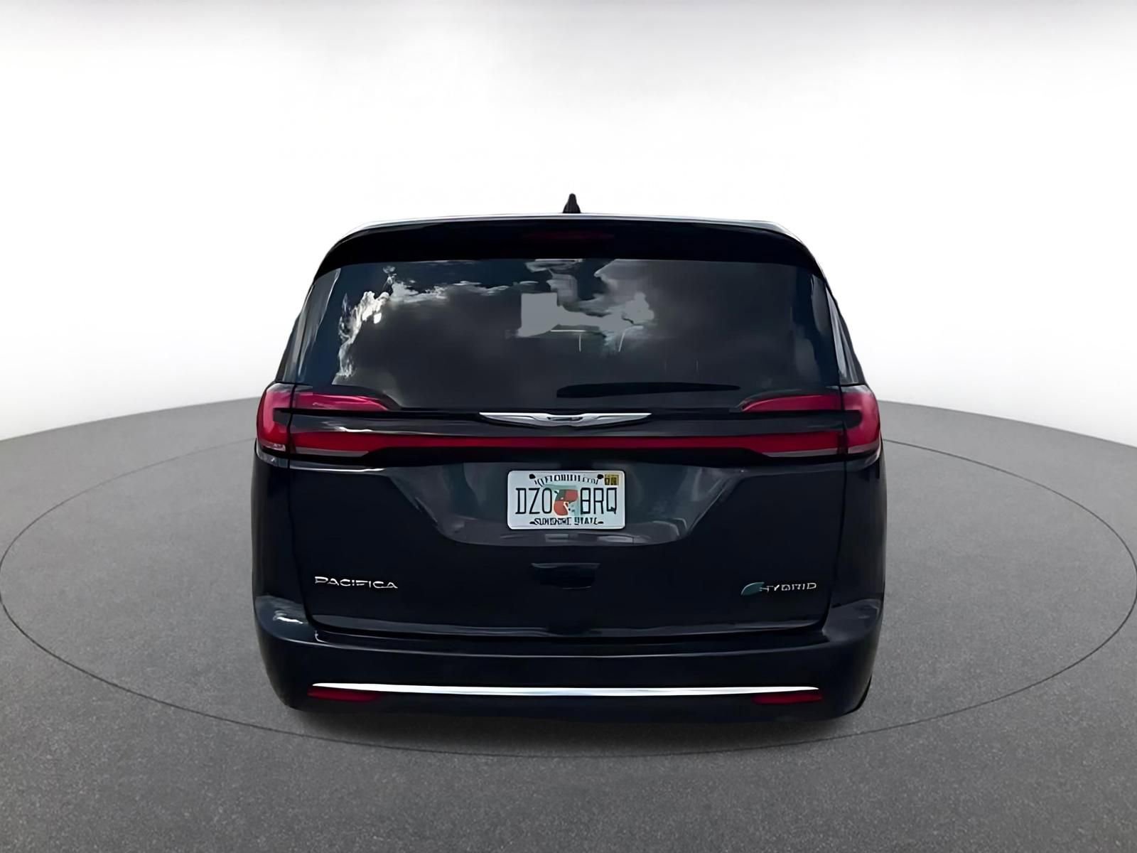 Thumbnail: 2023 Chrysler Pacifica - 12