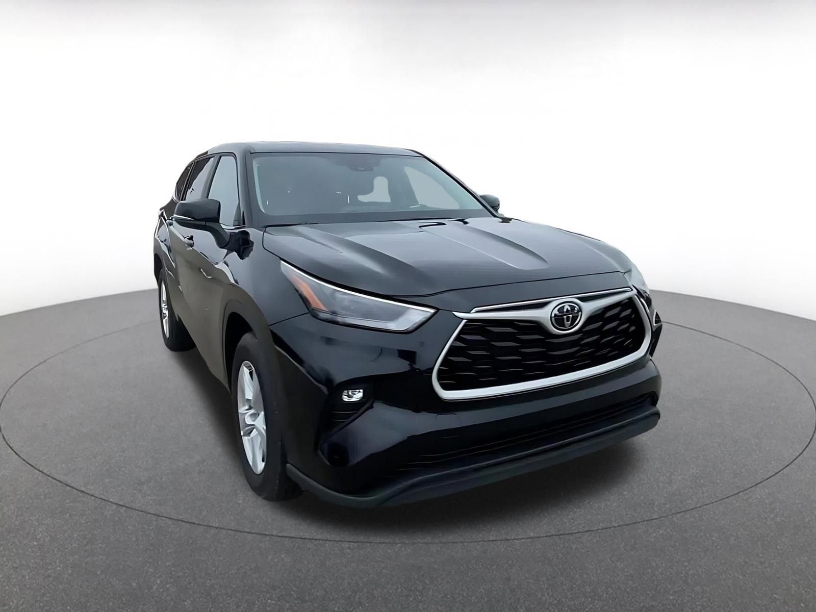 Thumbnail: 2025 Toyota Highlander - 3