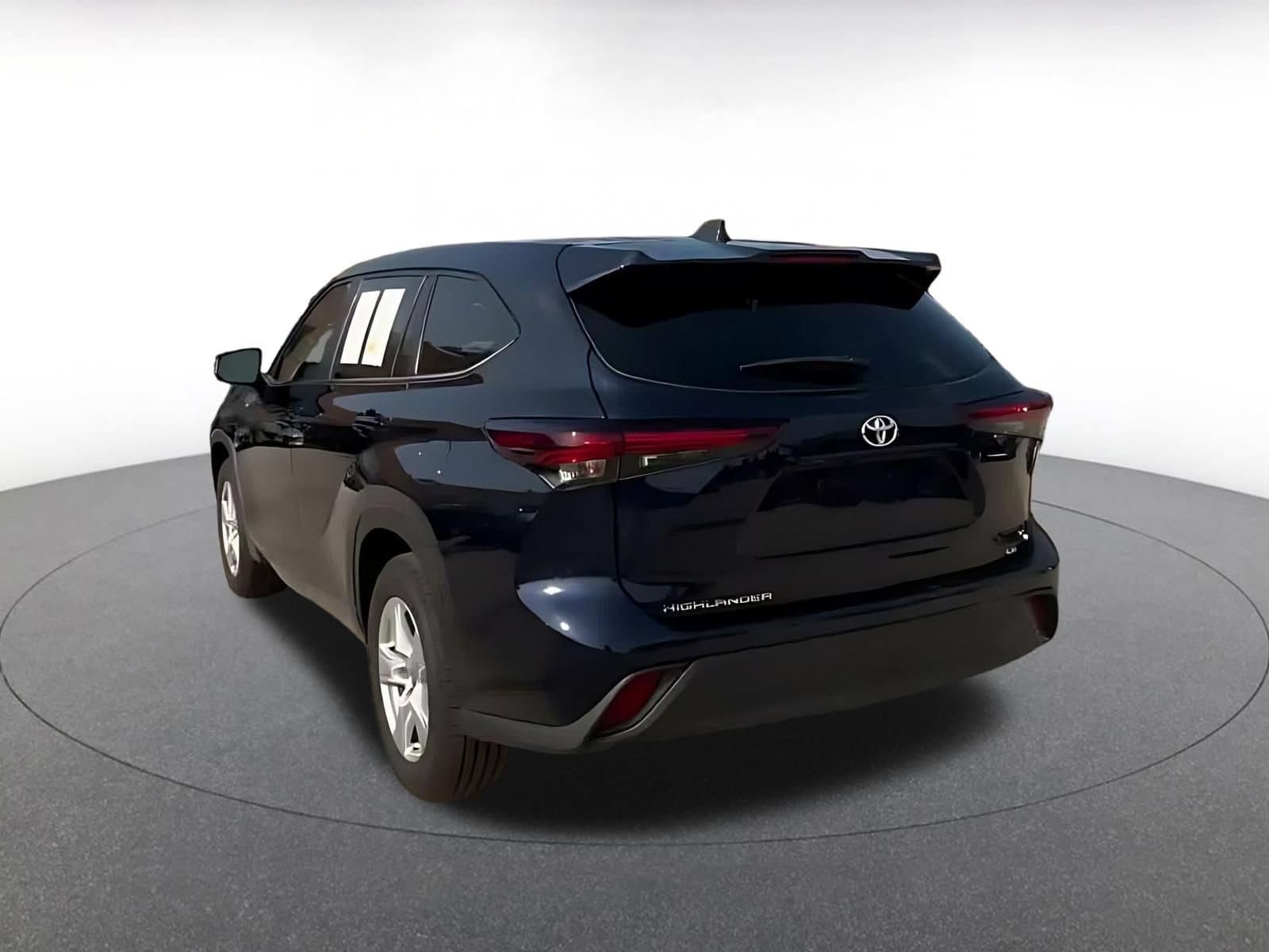 Thumbnail: 2025 Toyota Highlander - 9