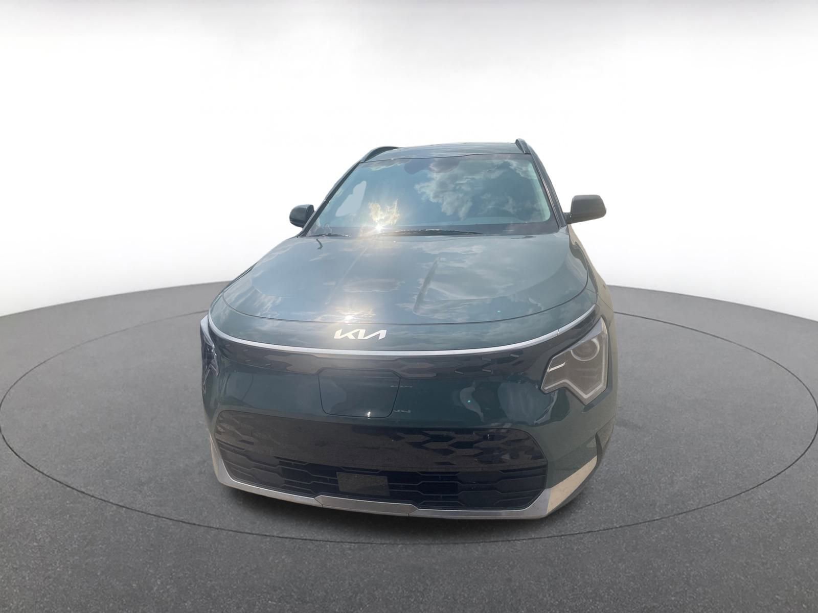 Thumbnail: 2023 Kia Niro - 2