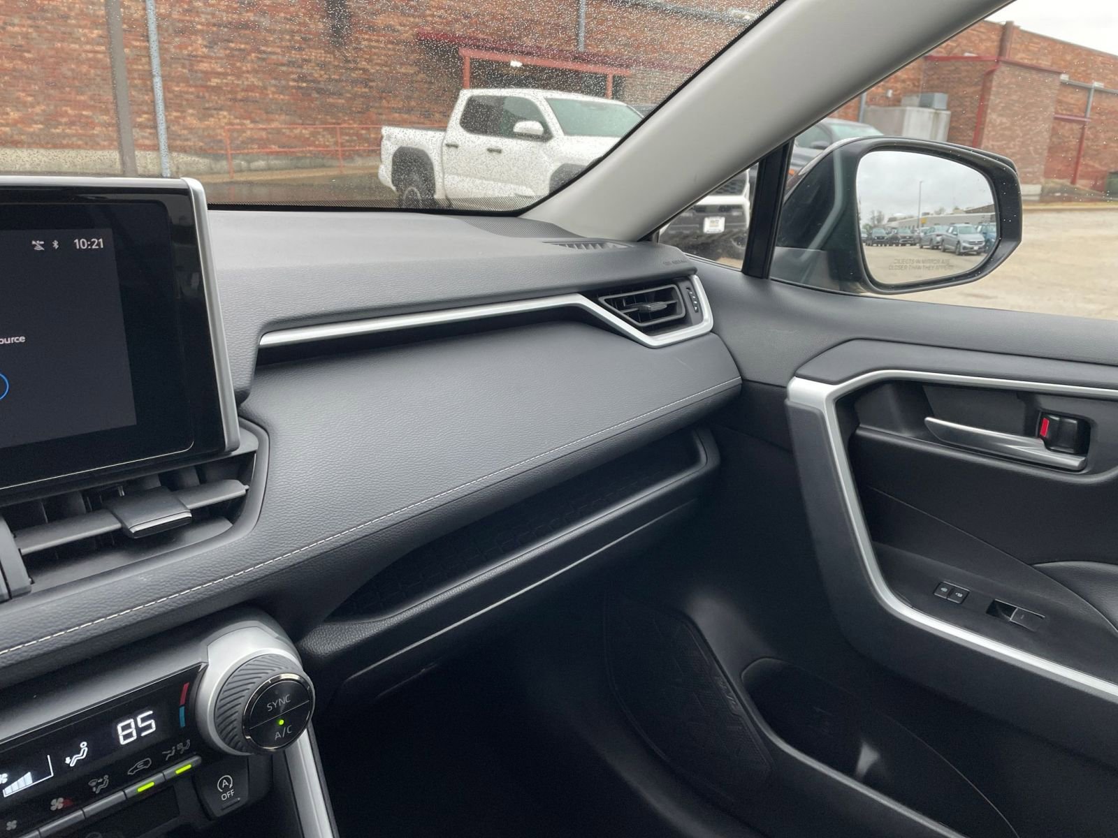 Thumbnail: 2025 Toyota RAV4 - 35