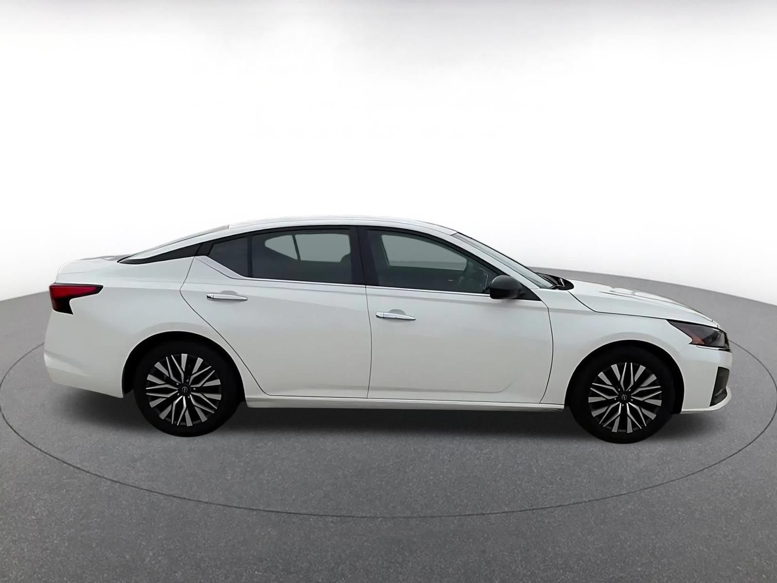 Thumbnail: 2025 Nissan Altima - 15