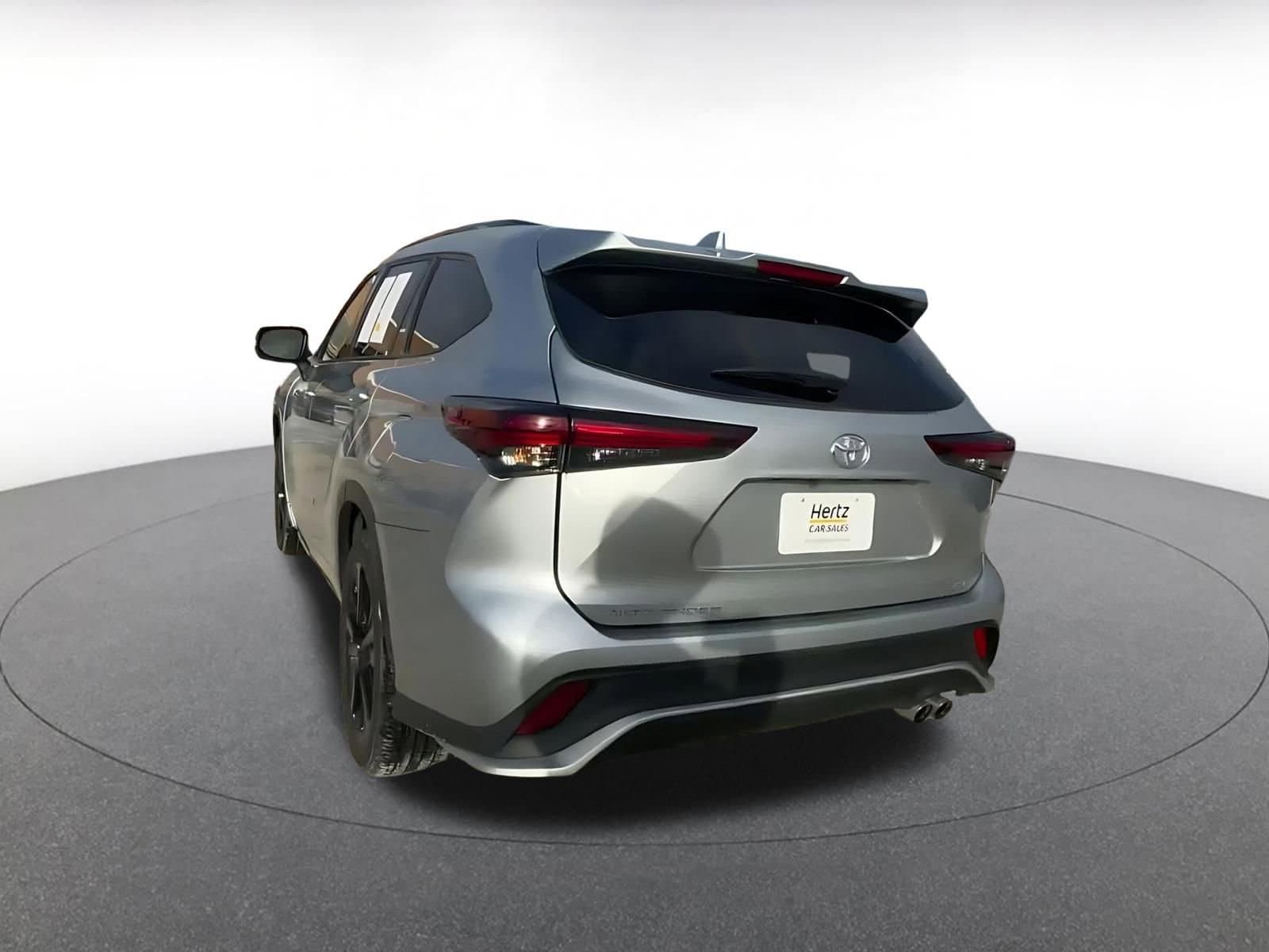 Thumbnail: 2024 Toyota Highlander - 11