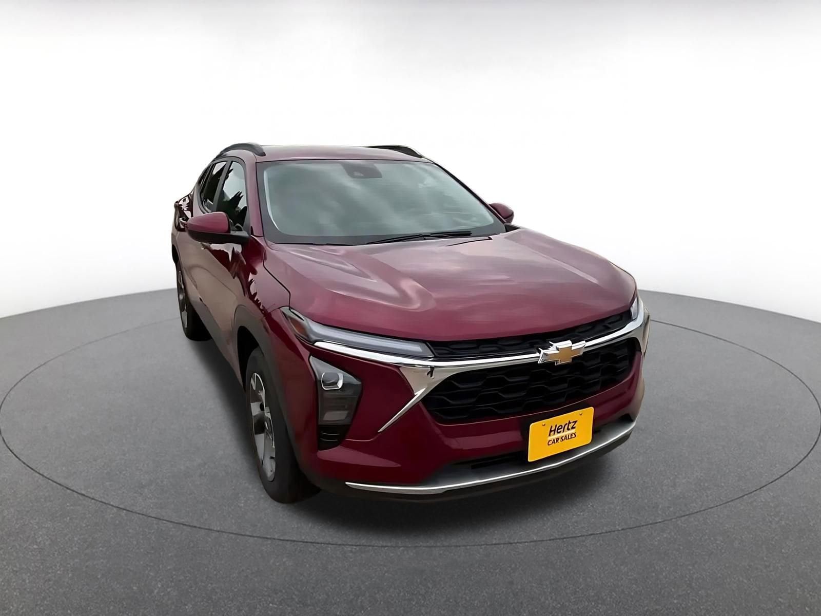 Thumbnail: 2025 Chevrolet Trax - 3