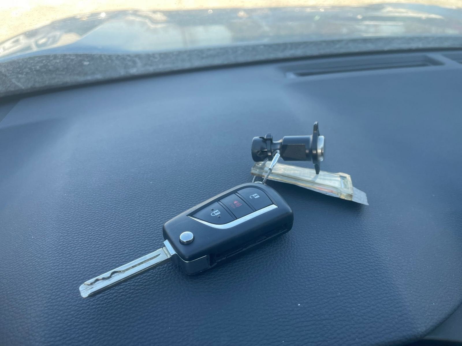 Thumbnail: 2025 Toyota RAV4 - 22