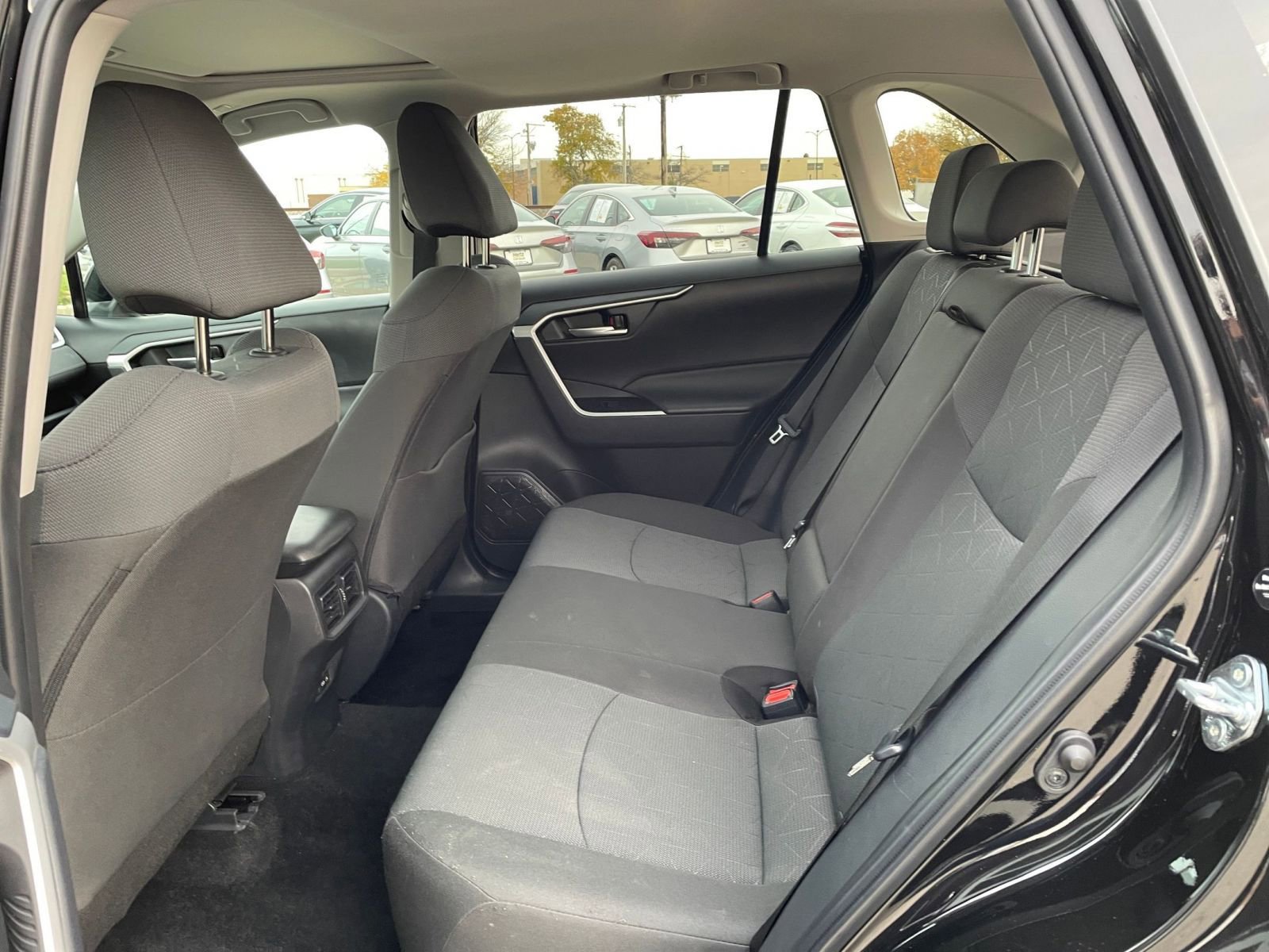 Thumbnail: 2025 Toyota RAV4 - 25