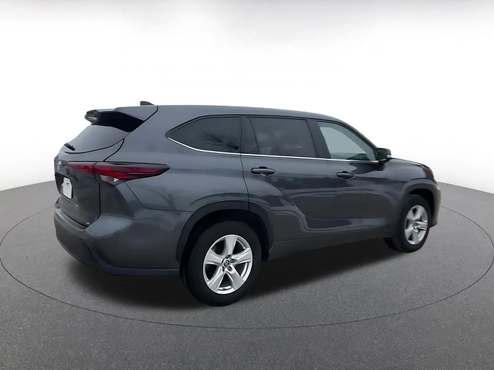 Thumbnail: 2025 Toyota Highlander - 15