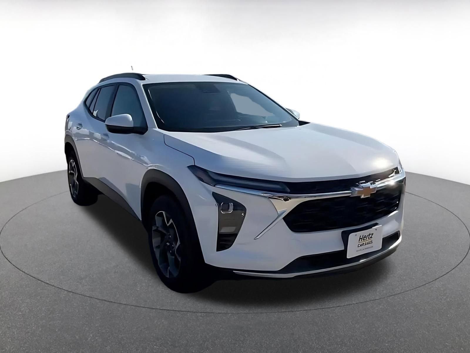 Thumbnail: 2025 Chevrolet Trax - 3