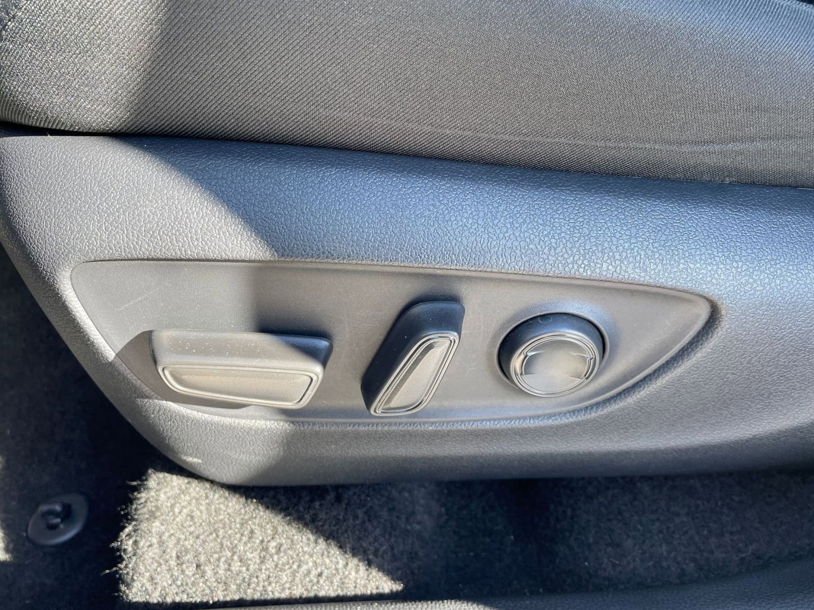 Thumbnail: 2025 Toyota RAV4 - 23