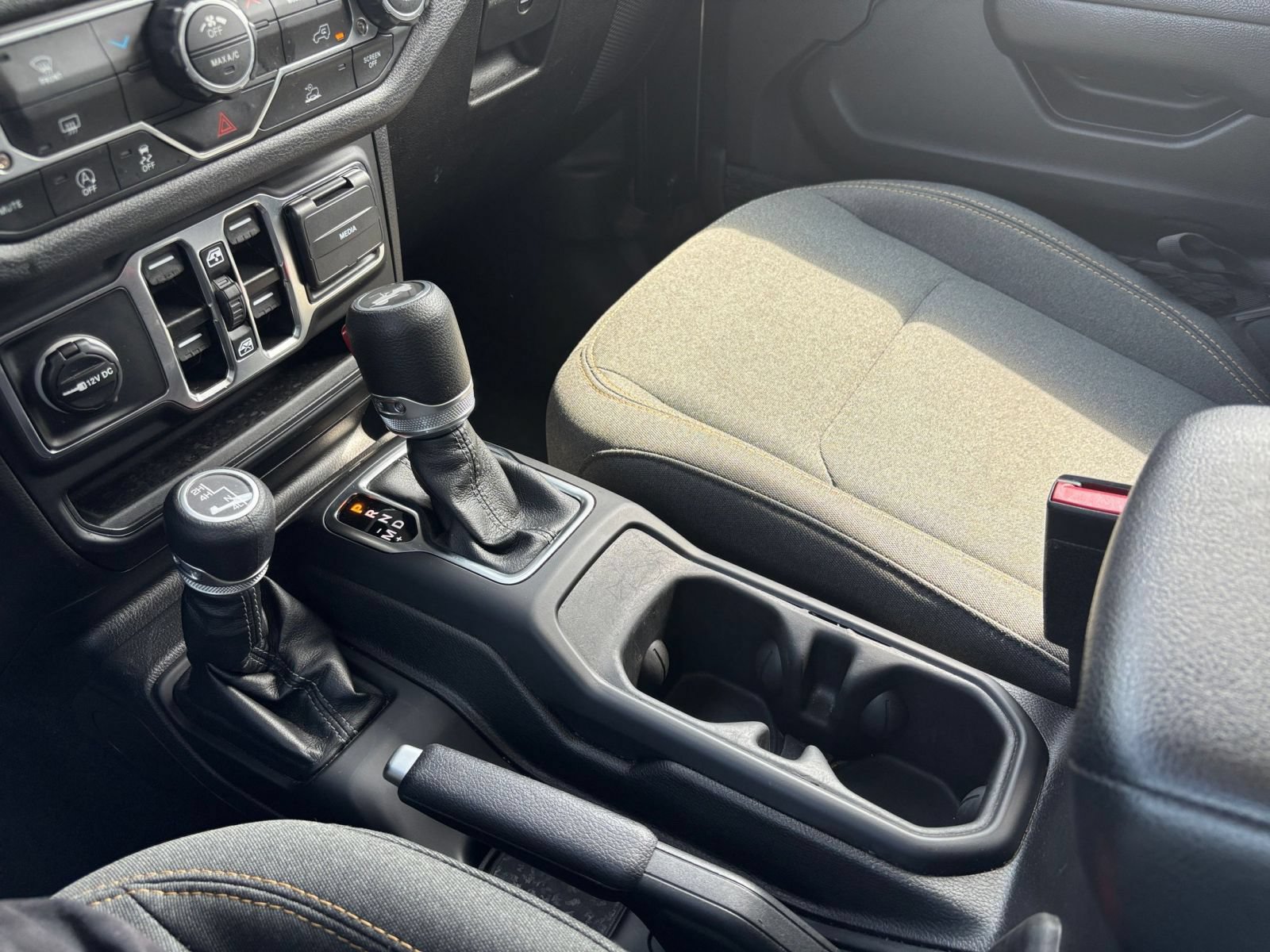 Thumbnail: 2025 Jeep Wrangler - 35
