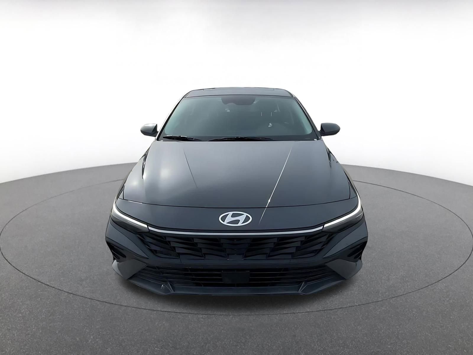 Thumbnail: 2025 Hyundai Elantra - 4