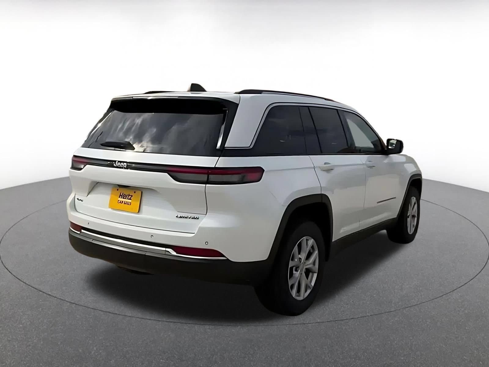 Thumbnail: 2022 Jeep Grand Cherokee - 13