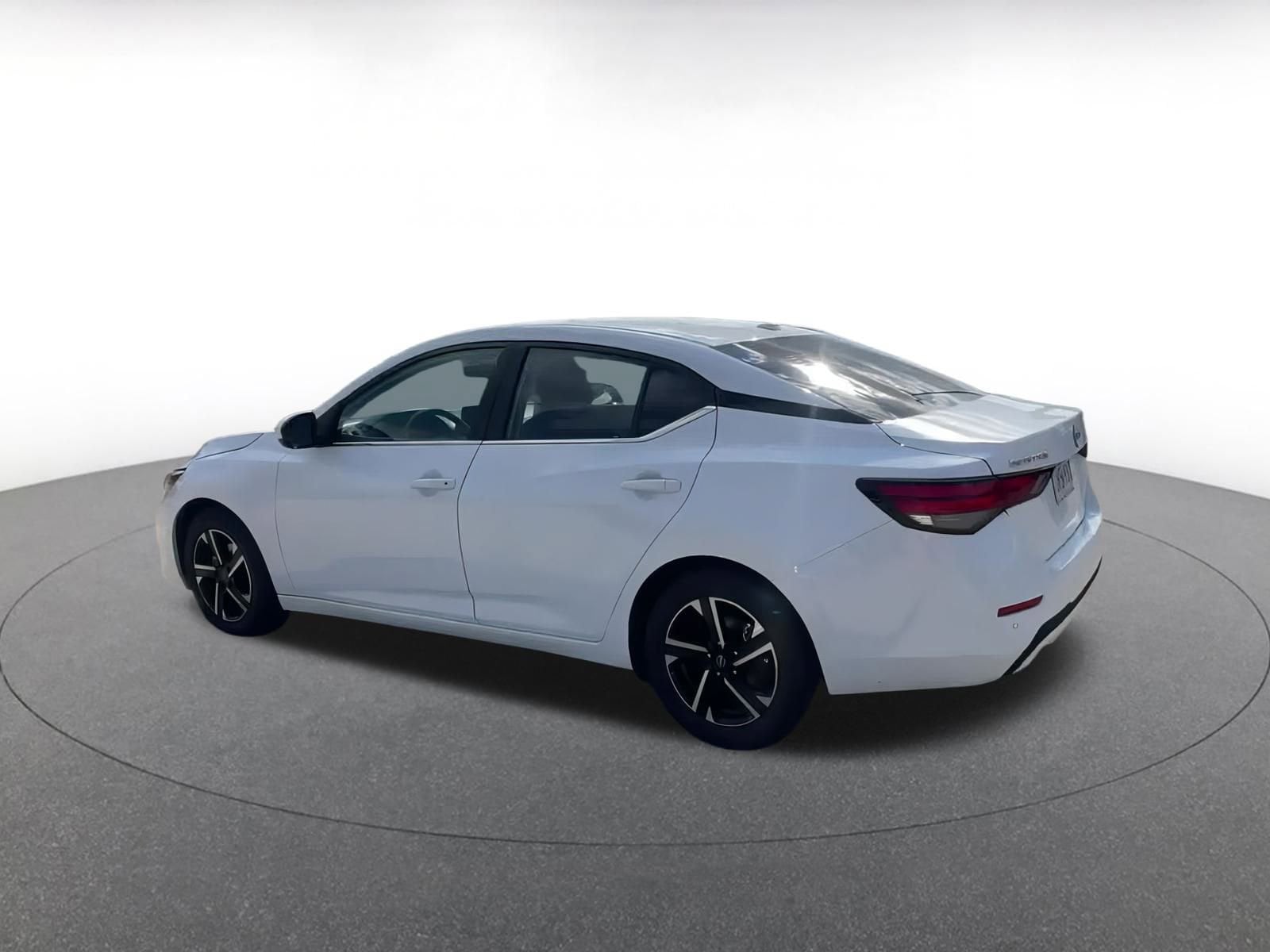Thumbnail: 2024 Nissan Sentra - 10