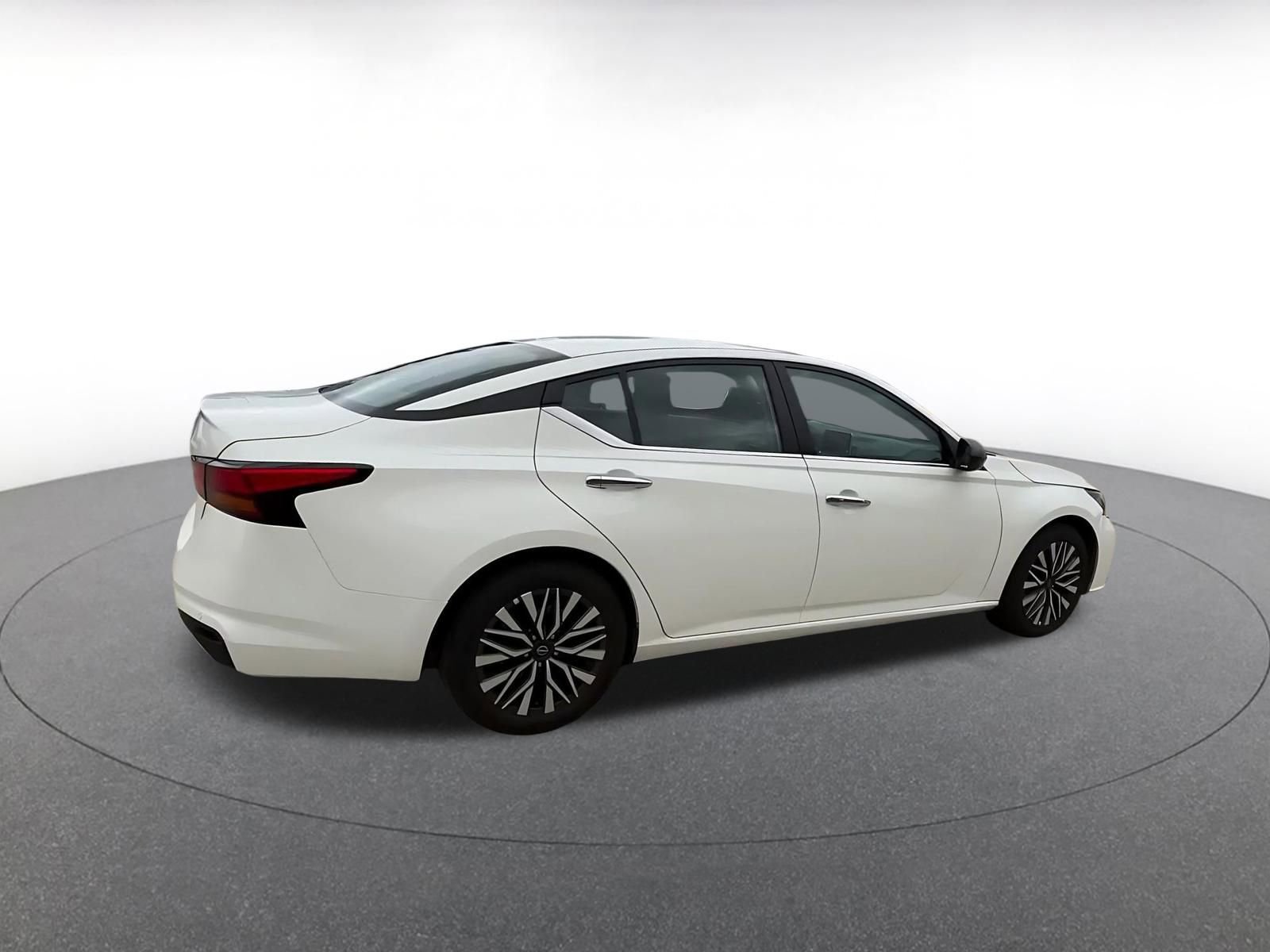 Thumbnail: 2025 Nissan Altima - 15