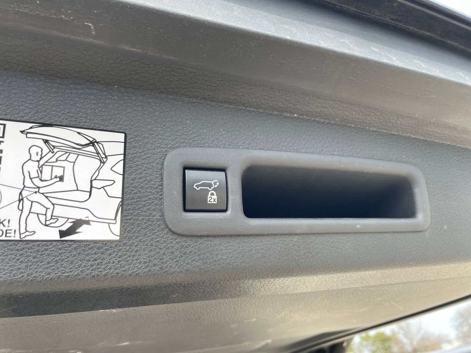 Thumbnail: 2024 Toyota Sienna - 23