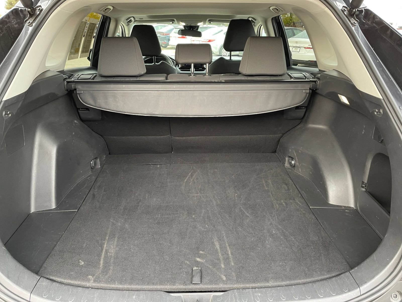 Thumbnail: 2025 Toyota RAV4 - 31