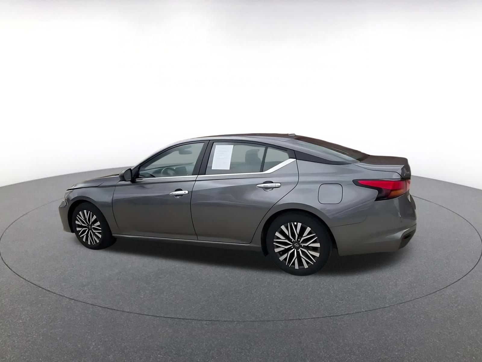 Thumbnail: 2025 Nissan Altima - 9