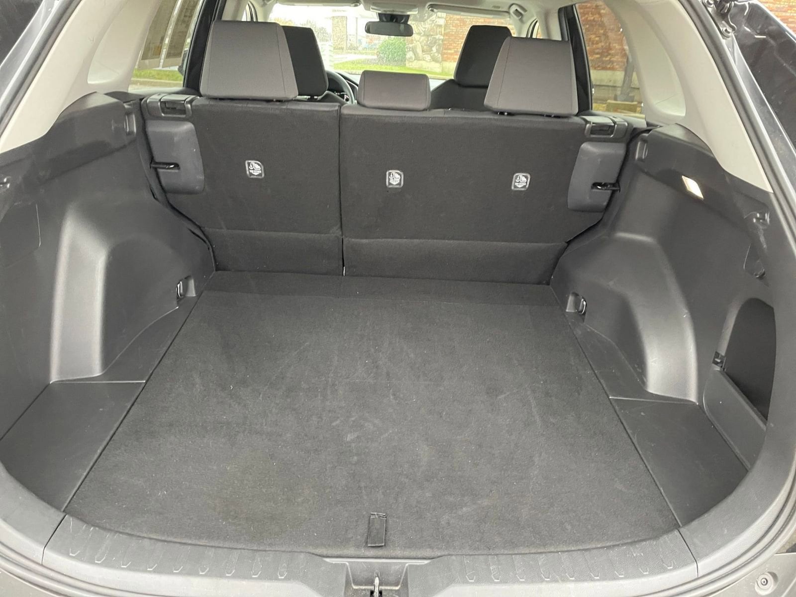 Thumbnail: 2025 Toyota RAV4 - 31