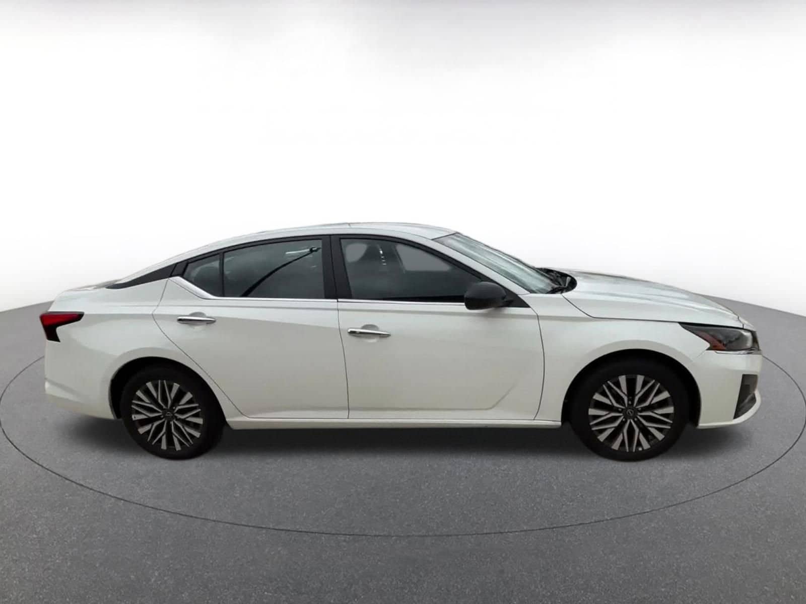 Thumbnail: 2025 Nissan Altima - 16
