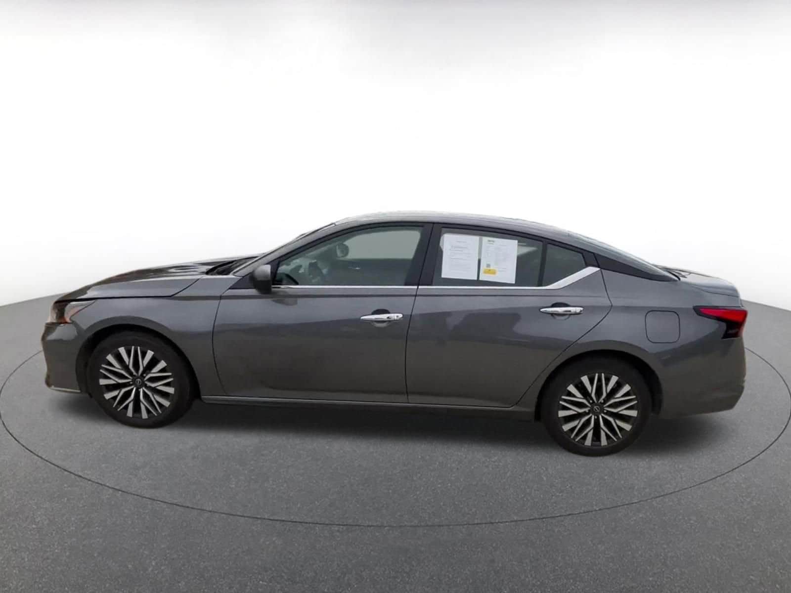 Thumbnail: 2025 Nissan Altima - 9