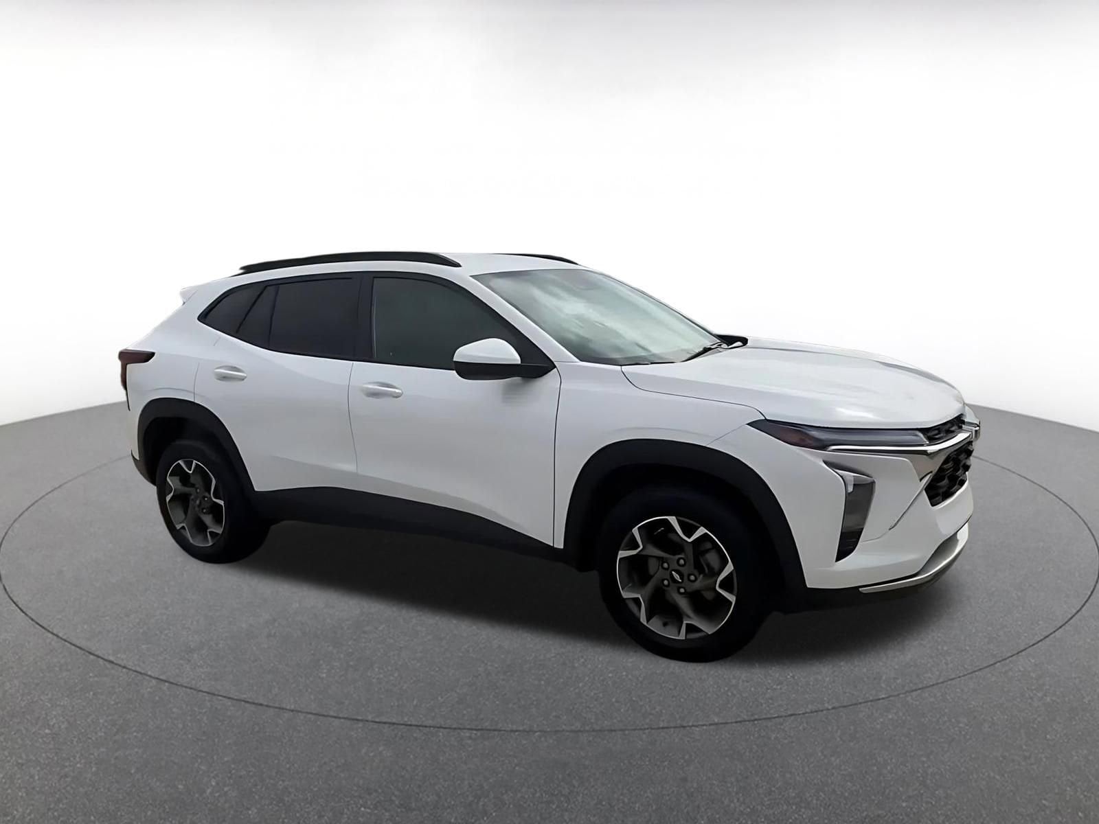 Thumbnail: 2025 Chevrolet Trax - 2