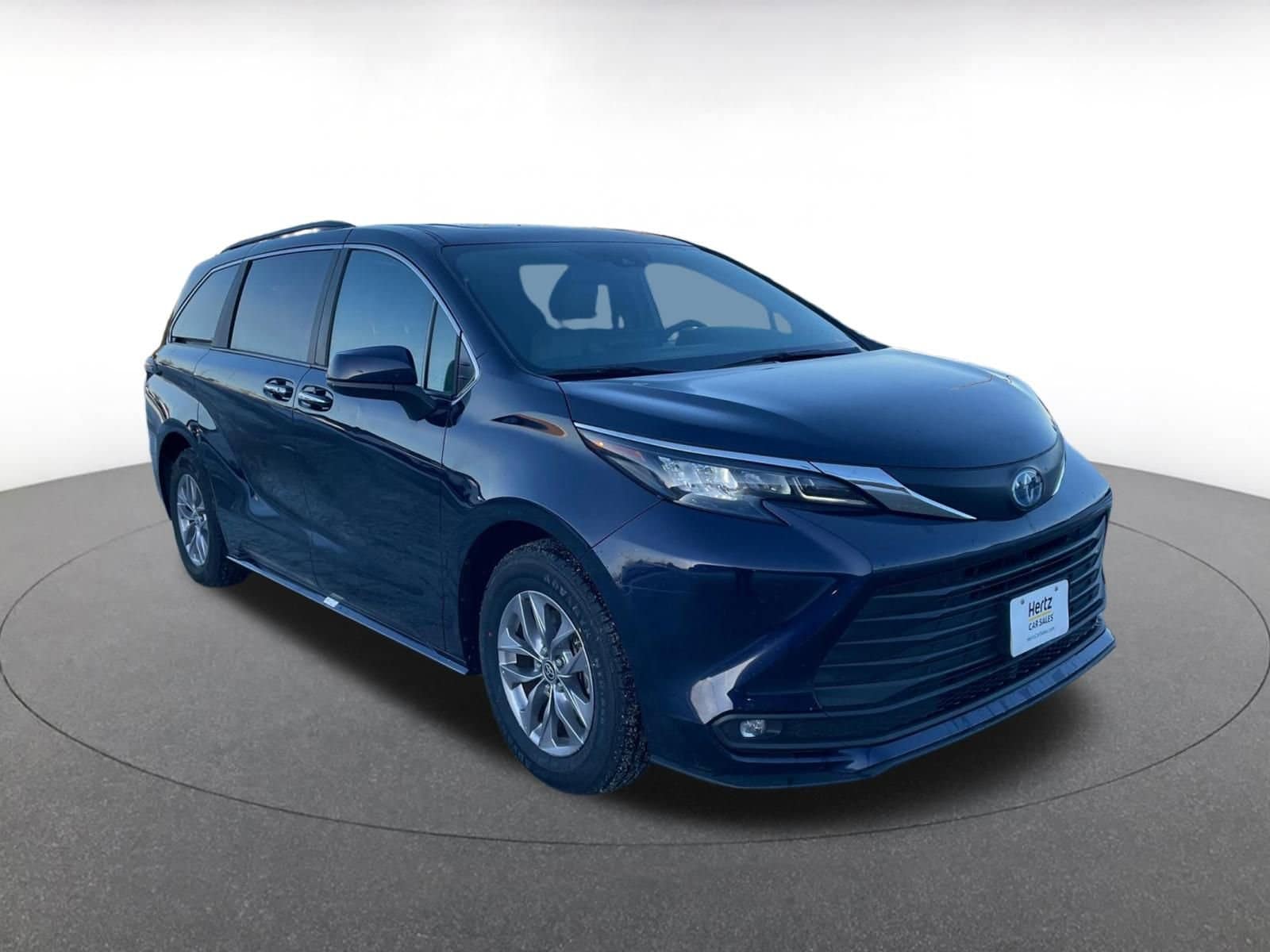 Thumbnail: 2025 Toyota Sienna - 1