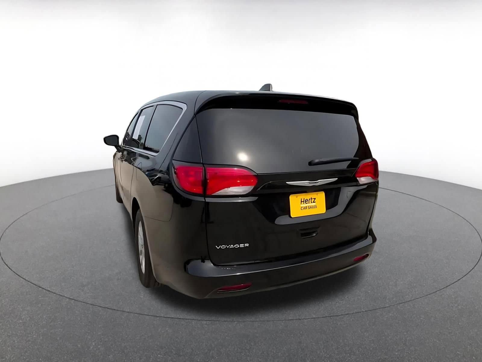 Thumbnail: 2024 Chrysler Voyager - 11