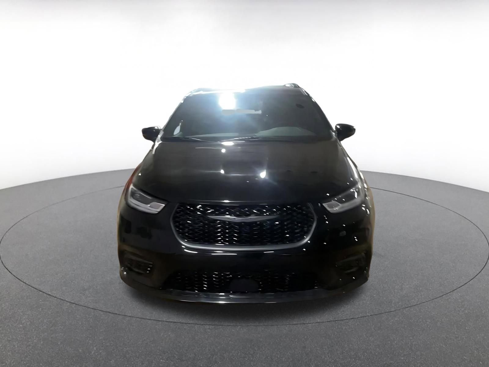 Thumbnail: 2025 Chrysler Pacifica - 4