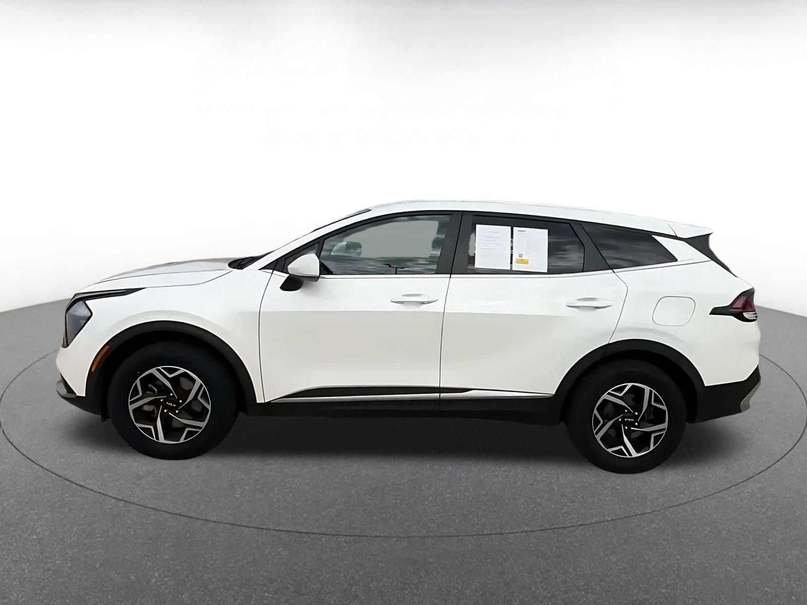 Thumbnail: 2023 Kia Sportage - 9