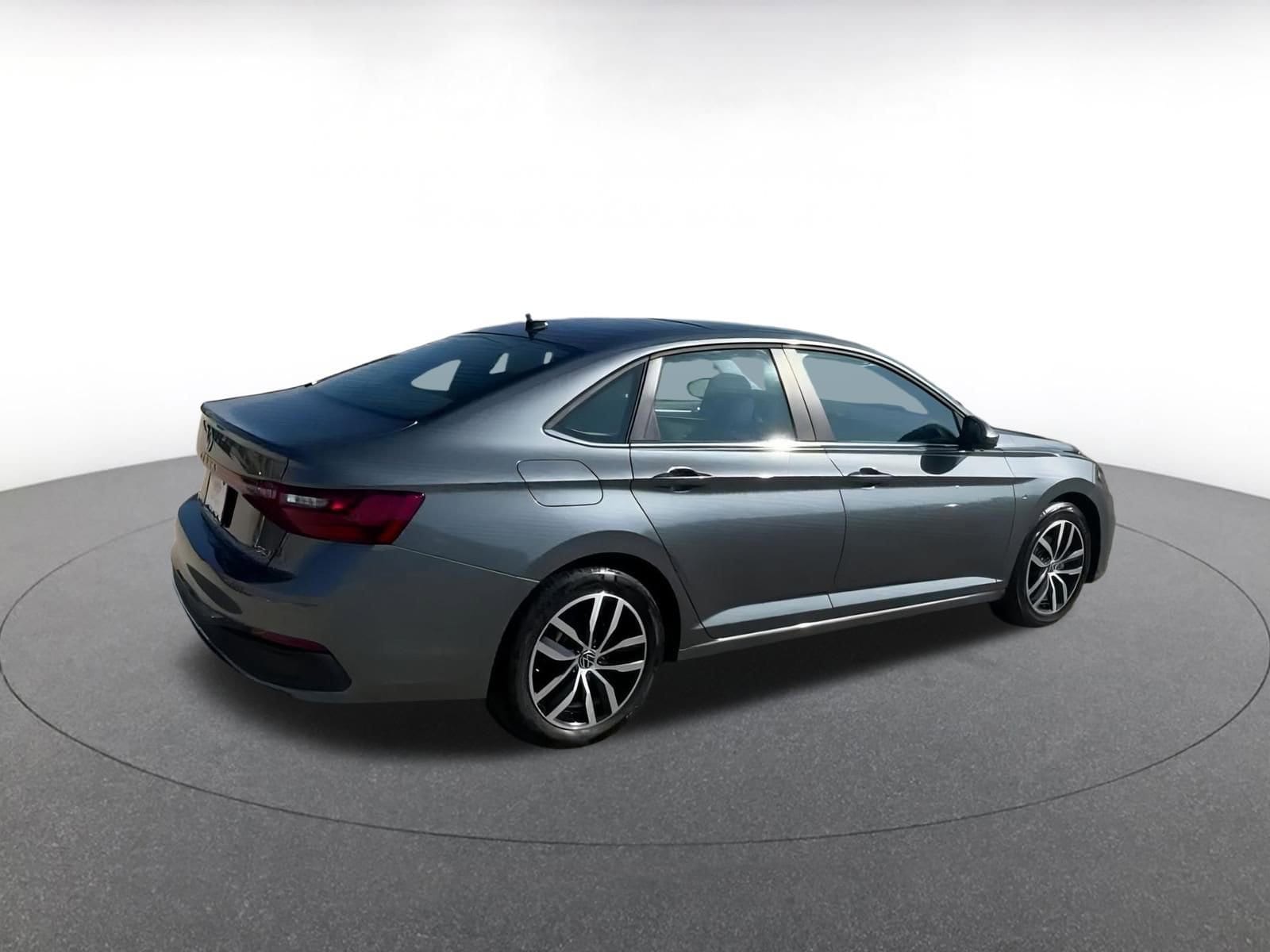 Thumbnail: 2025 Volkswagen Jetta - 14