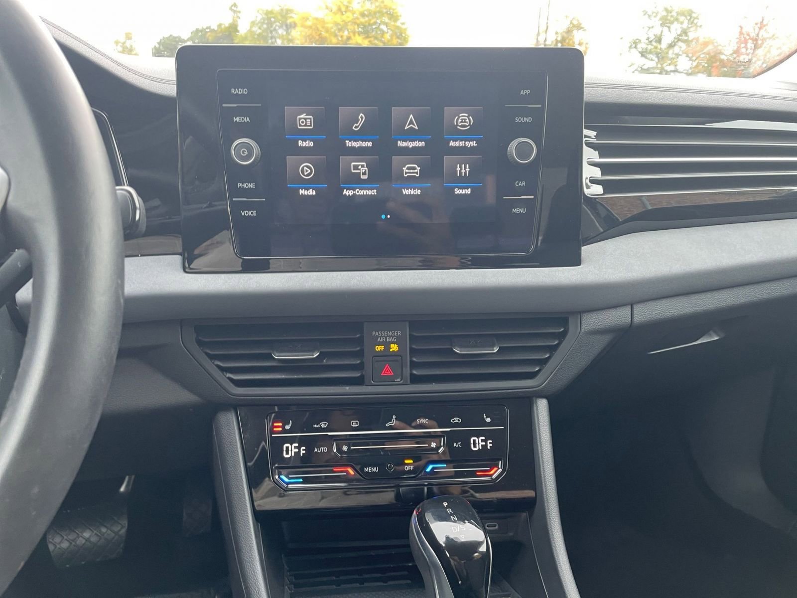 Thumbnail: 2025 Volkswagen Jetta - 18